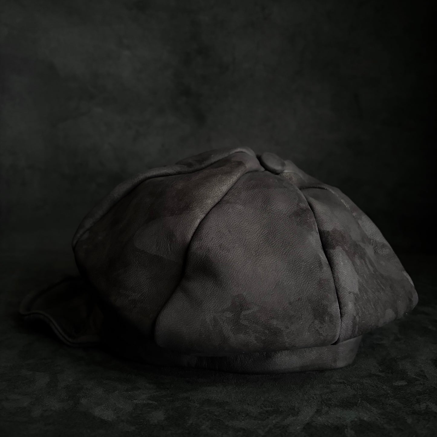 Black bleached solid casquette