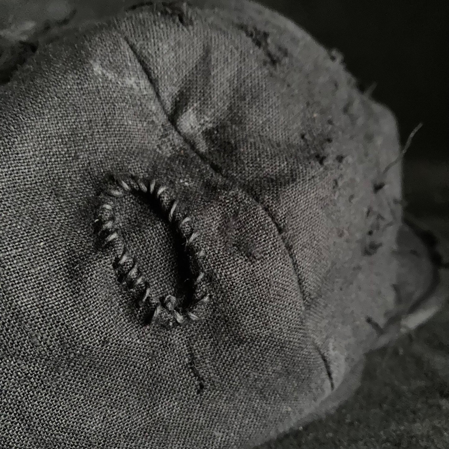 Black linen damage  casquette(brim core)