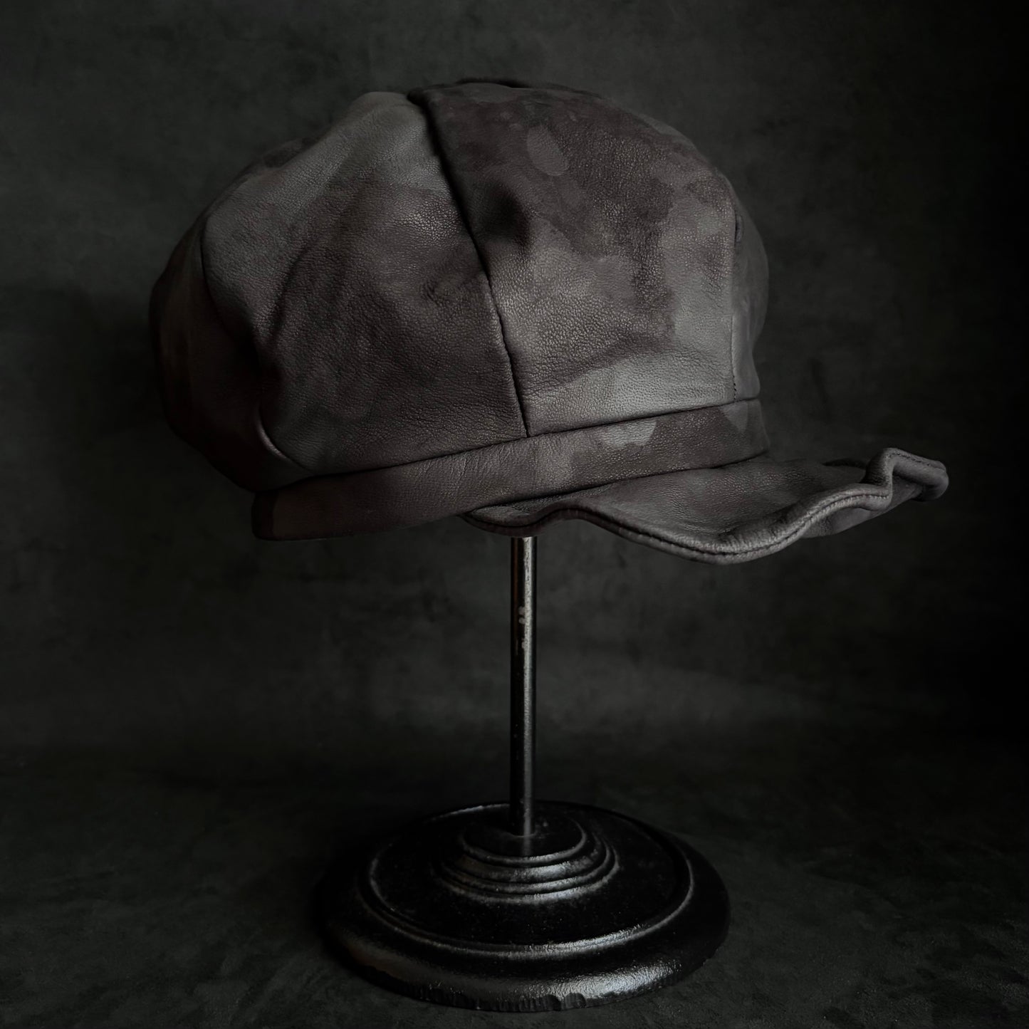 Black bleached solid casquette