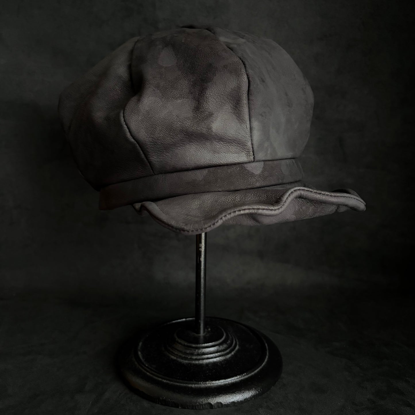 Black bleached solid casquette
