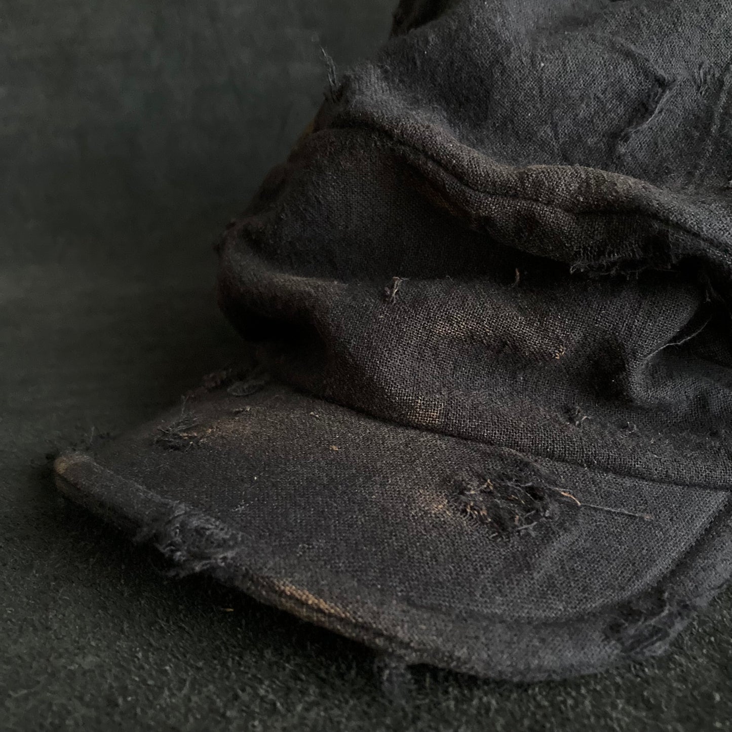 Black cotton linen burned turn cap (brim core)