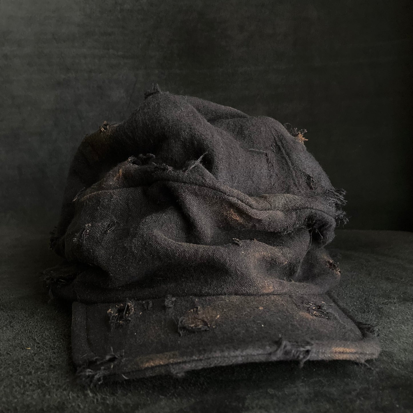 Black cotton linen burned turn cap (brim core)