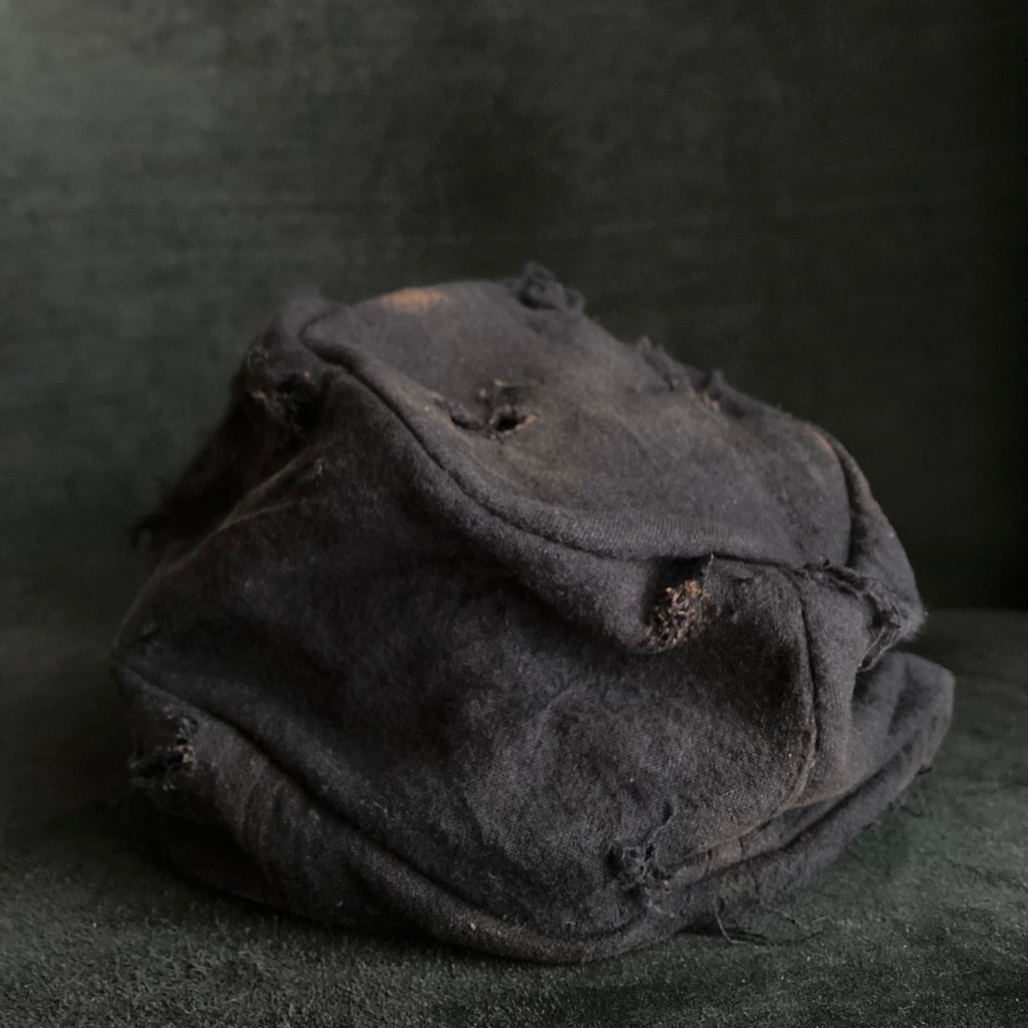 Black cotton linen burned turn cap (brim core)