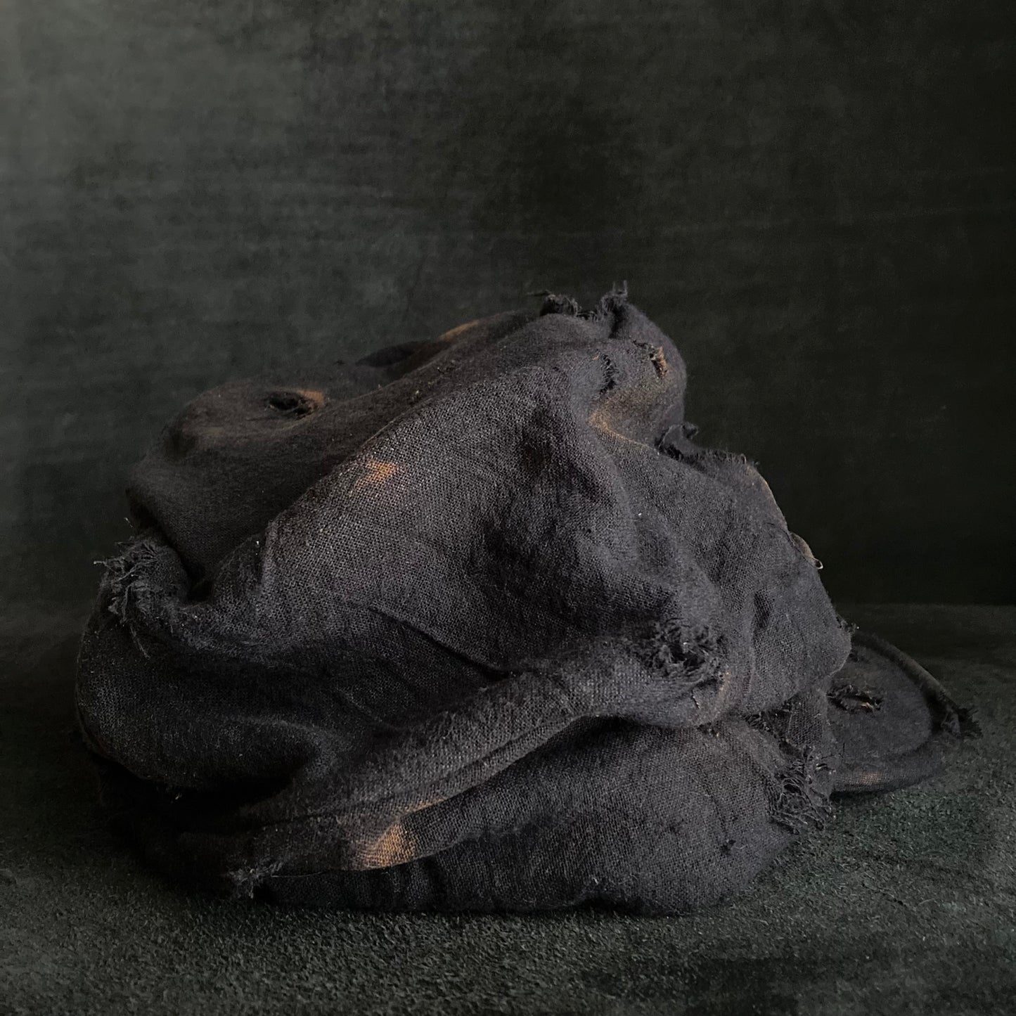 Black cotton linen burned turn cap (brim core)