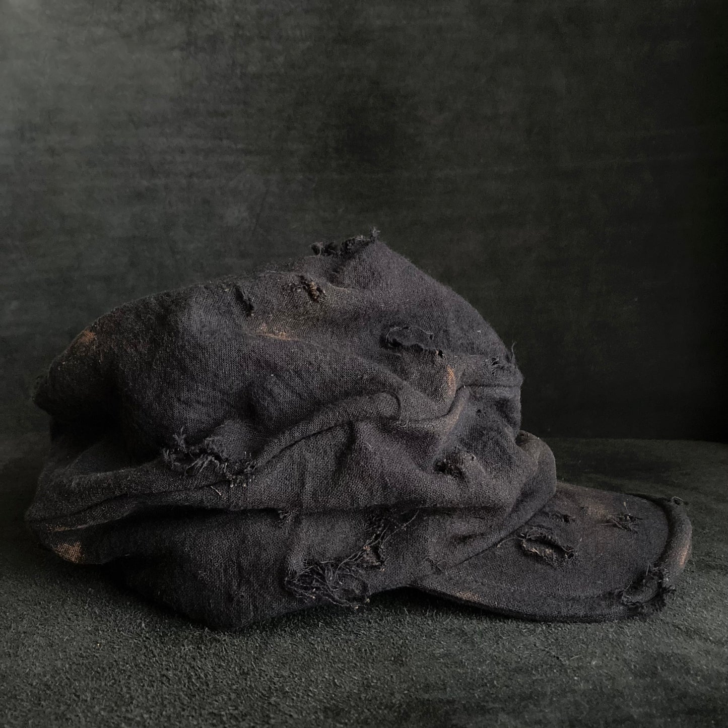 Black cotton linen burned turn cap (brim core)