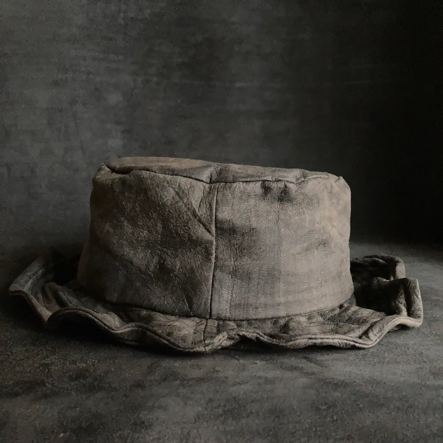 Cloudy scratches leather bucket  hat