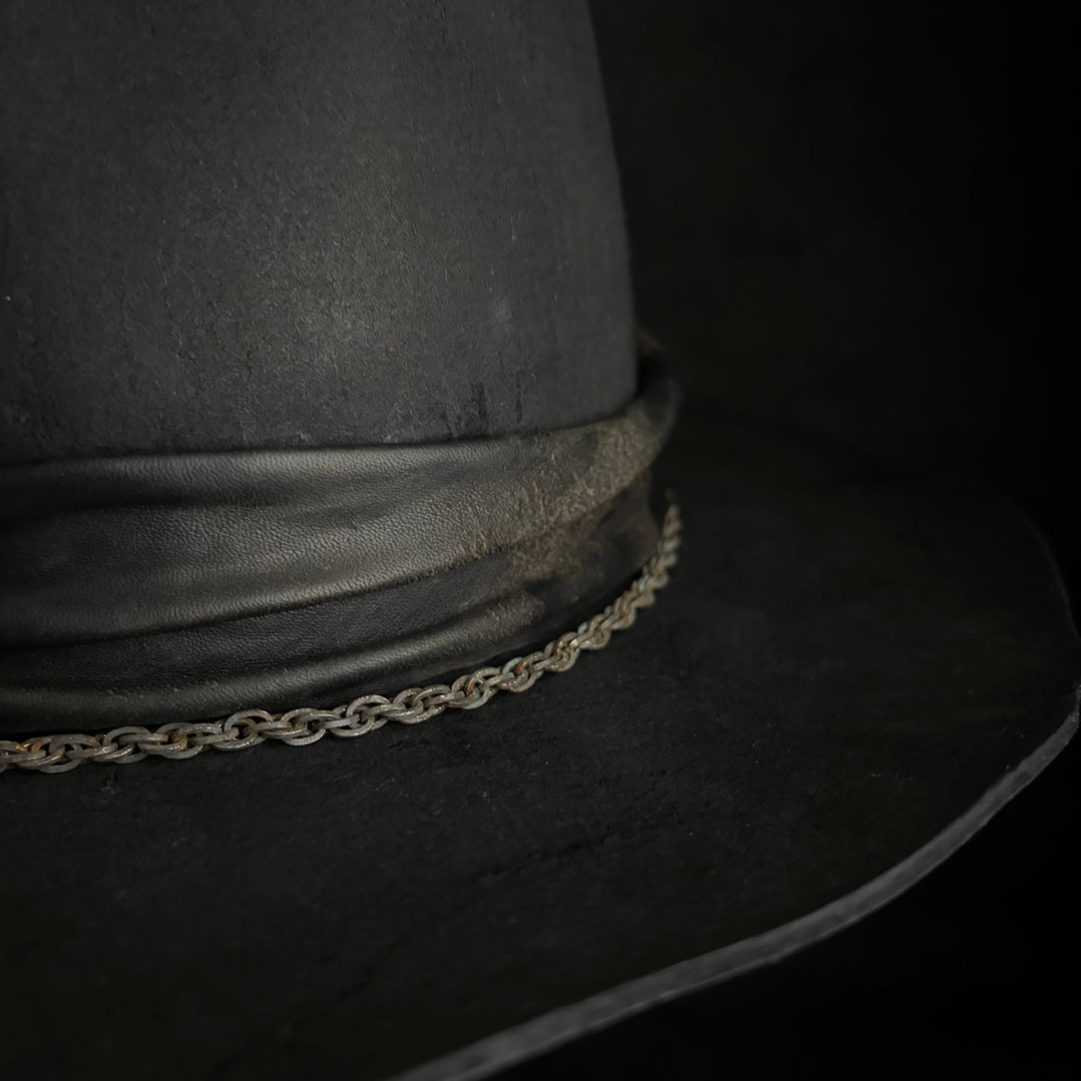 Charcoal rusty chain dark bowler hat