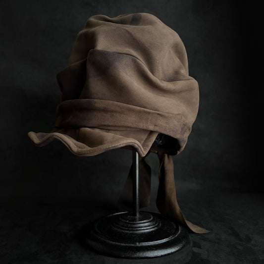 Stain wave khaki-brown leather martial cap