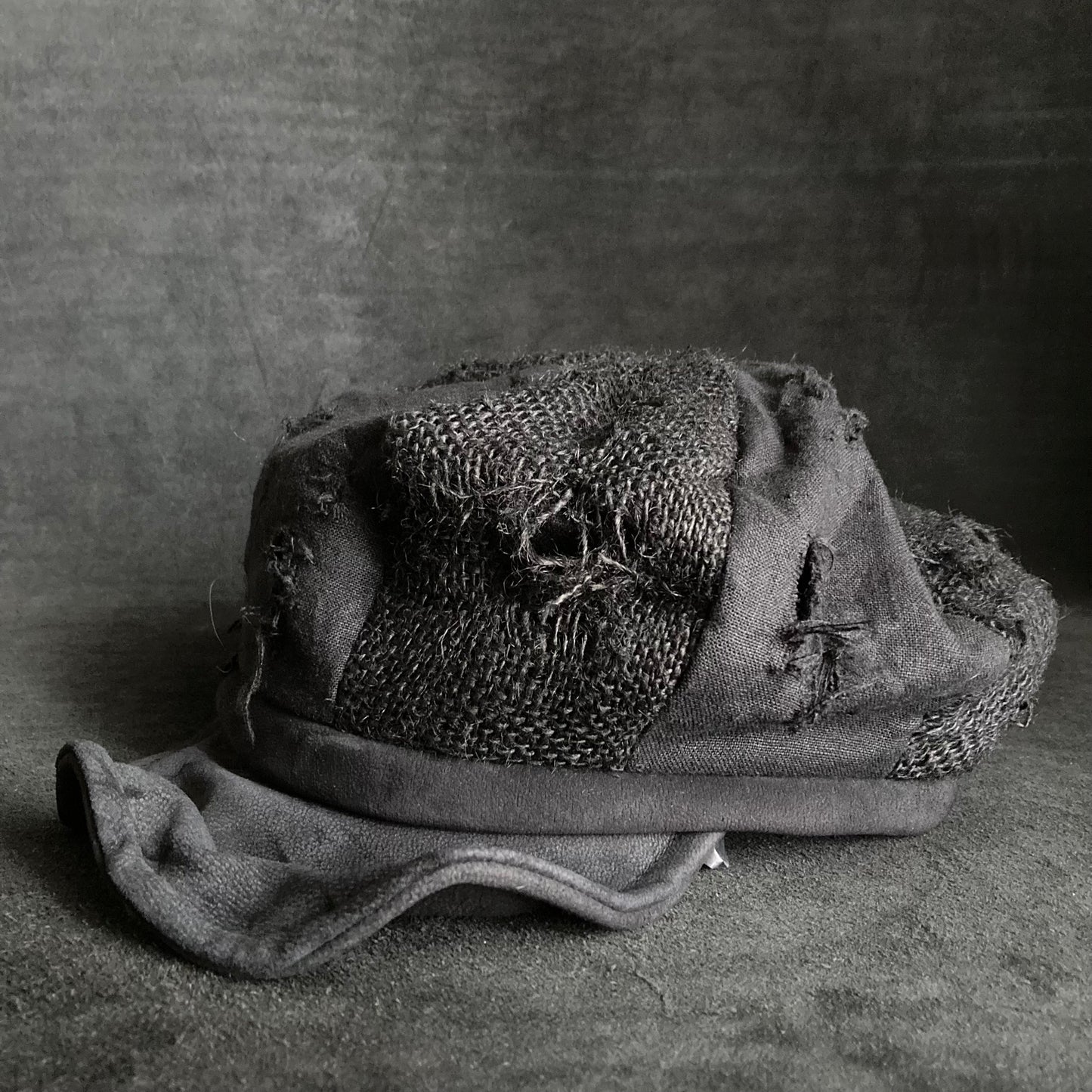 Black jute damage  casquette