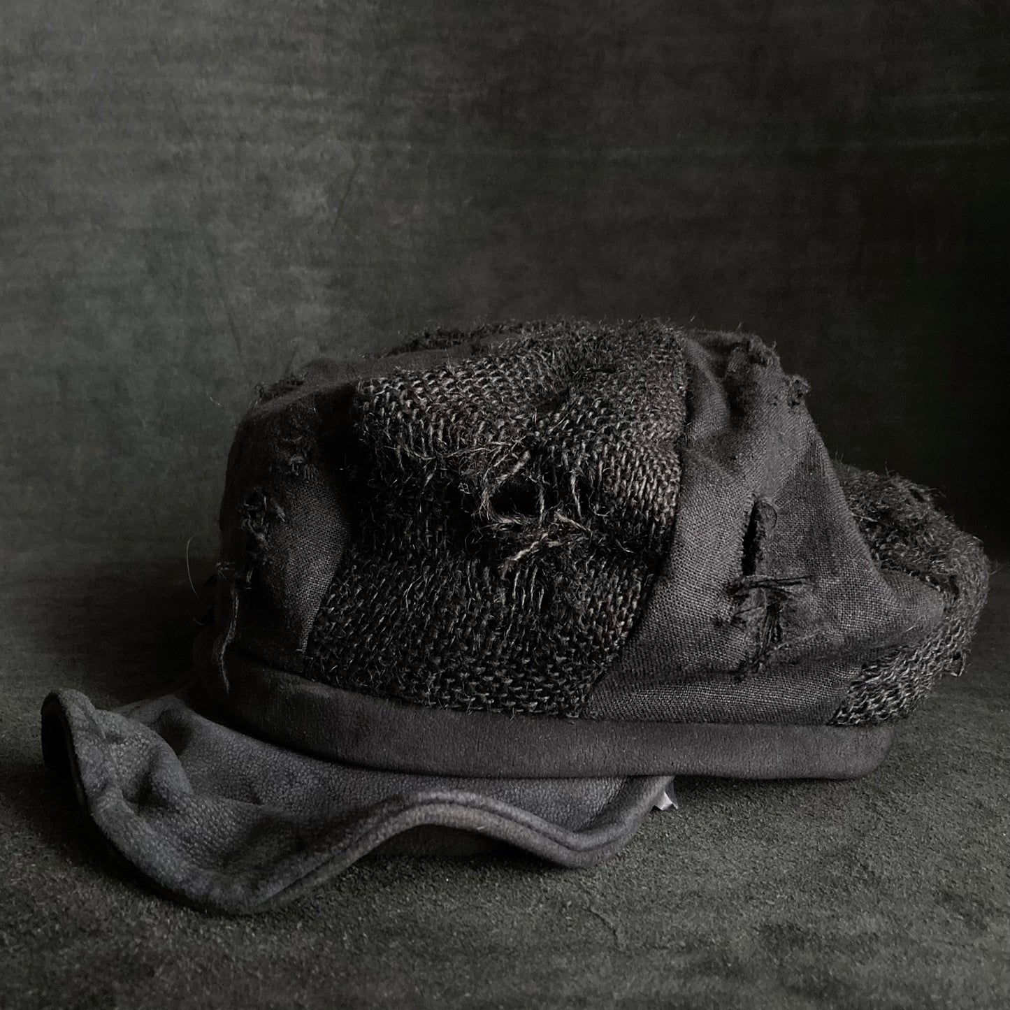 Black jute damage  casquette