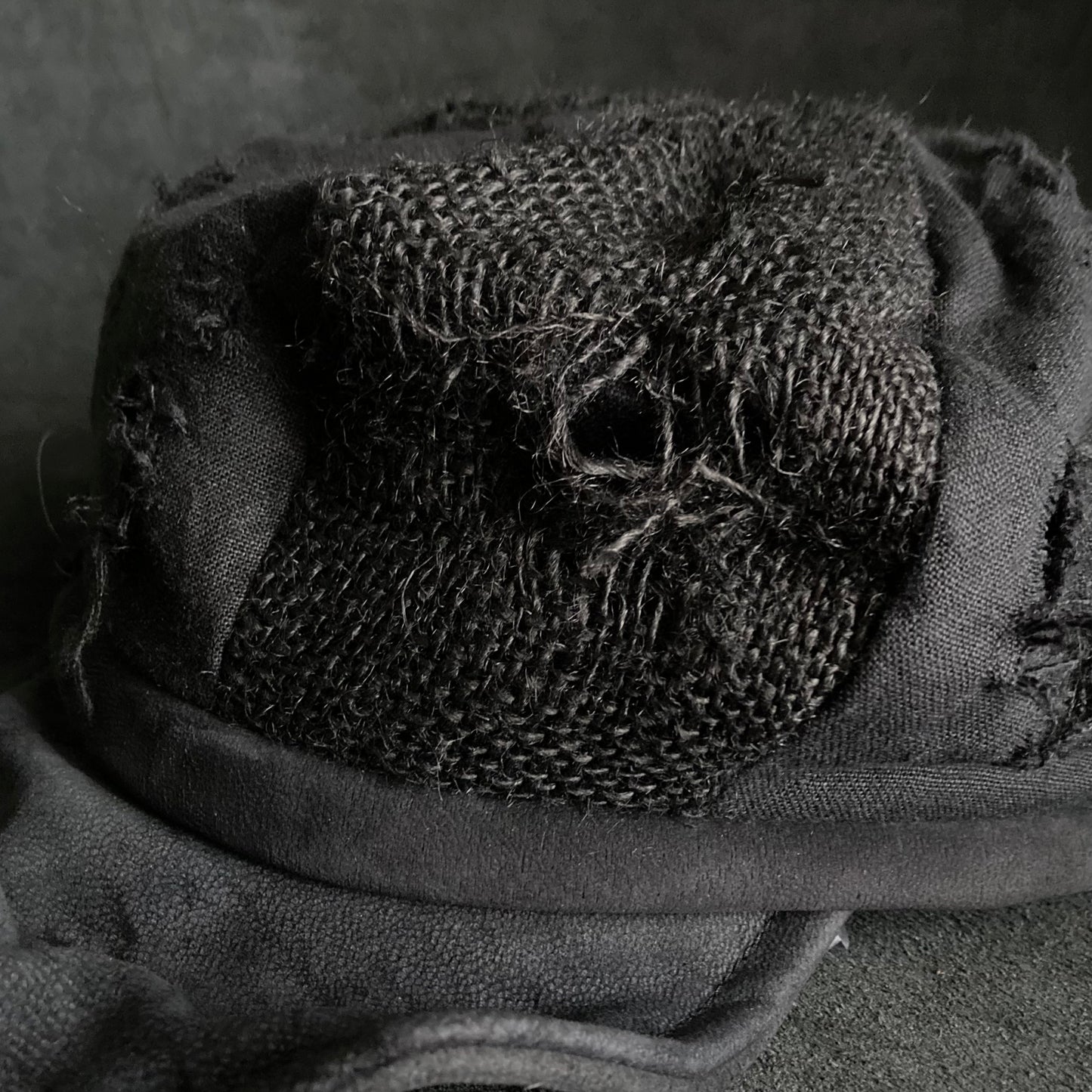 Black jute damage  casquette