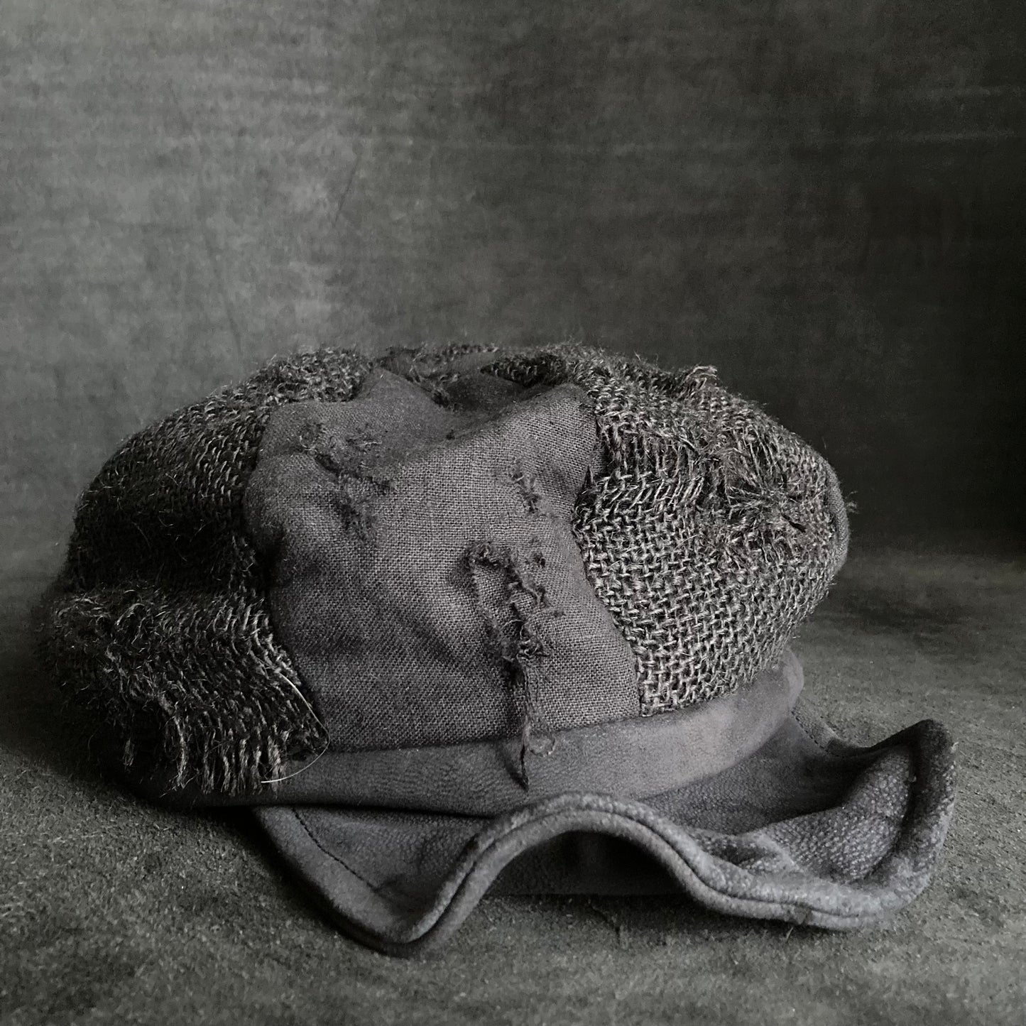 Black jute damage  casquette