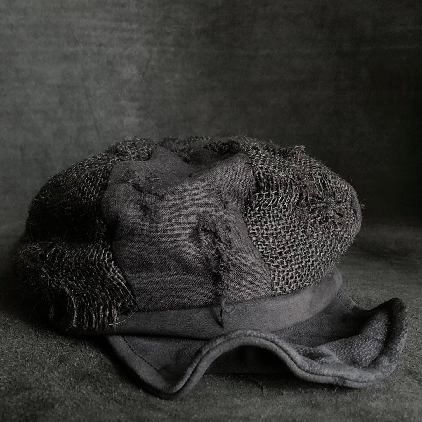 Black jute damage  casquette