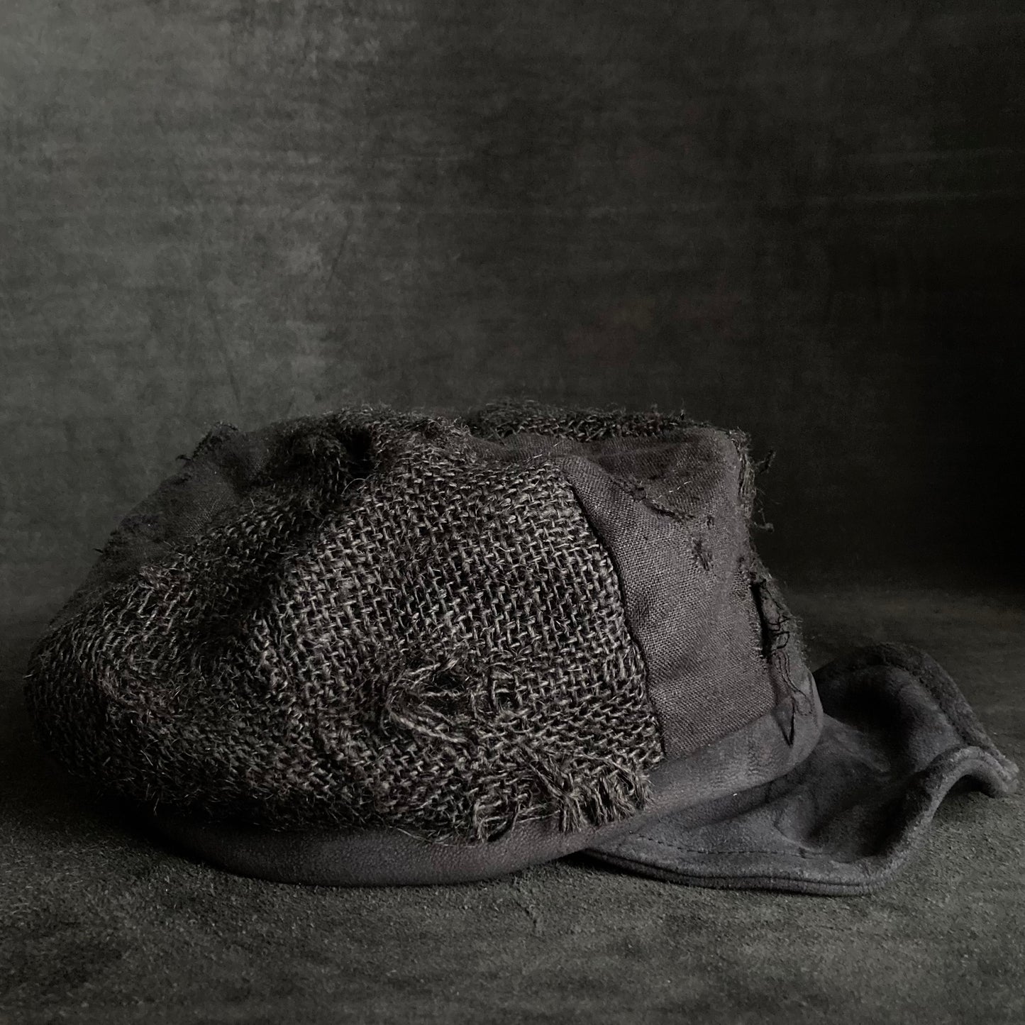 Black jute damage  casquette