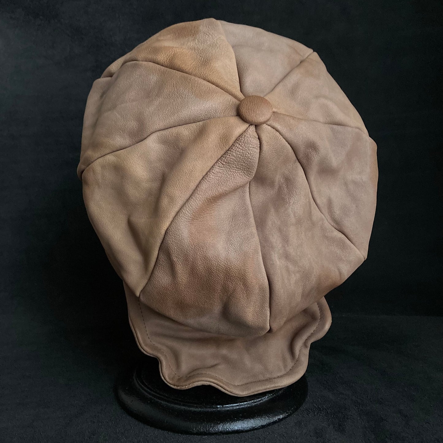 Uneven dyeing light brown leather casquette