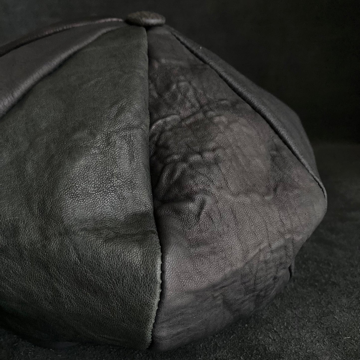 Feel various black/gray leathers casquette