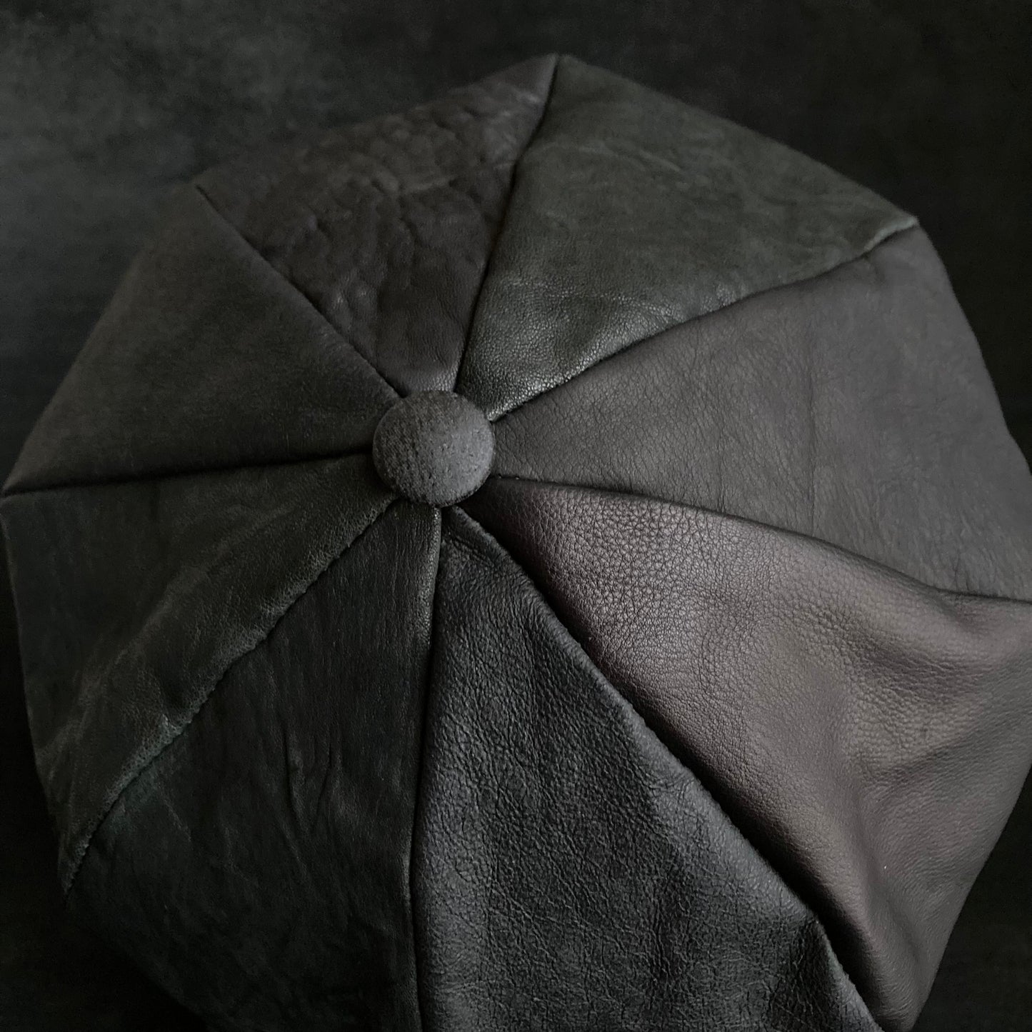 Feel various black/gray leathers casquette