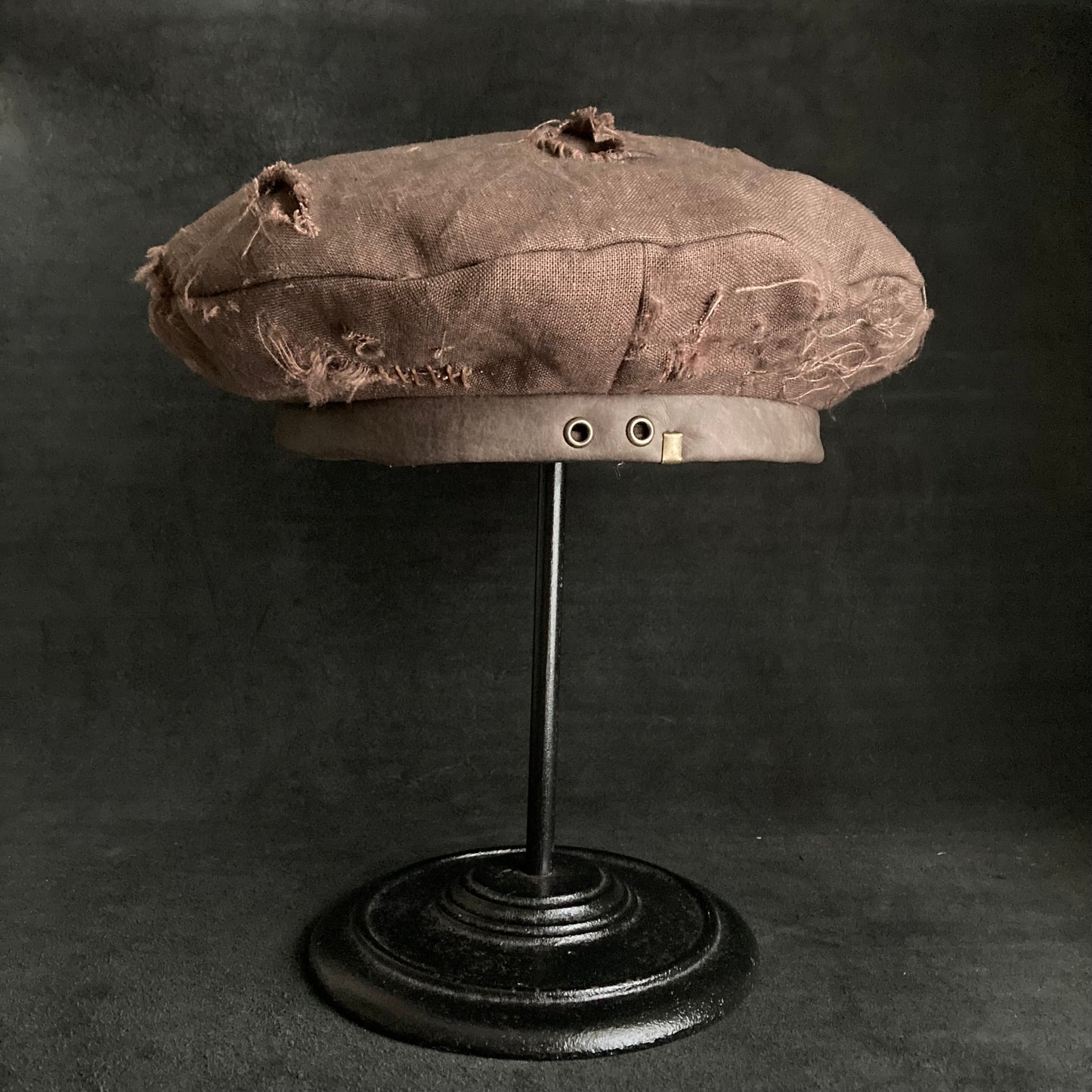 Brown  linen damage beret