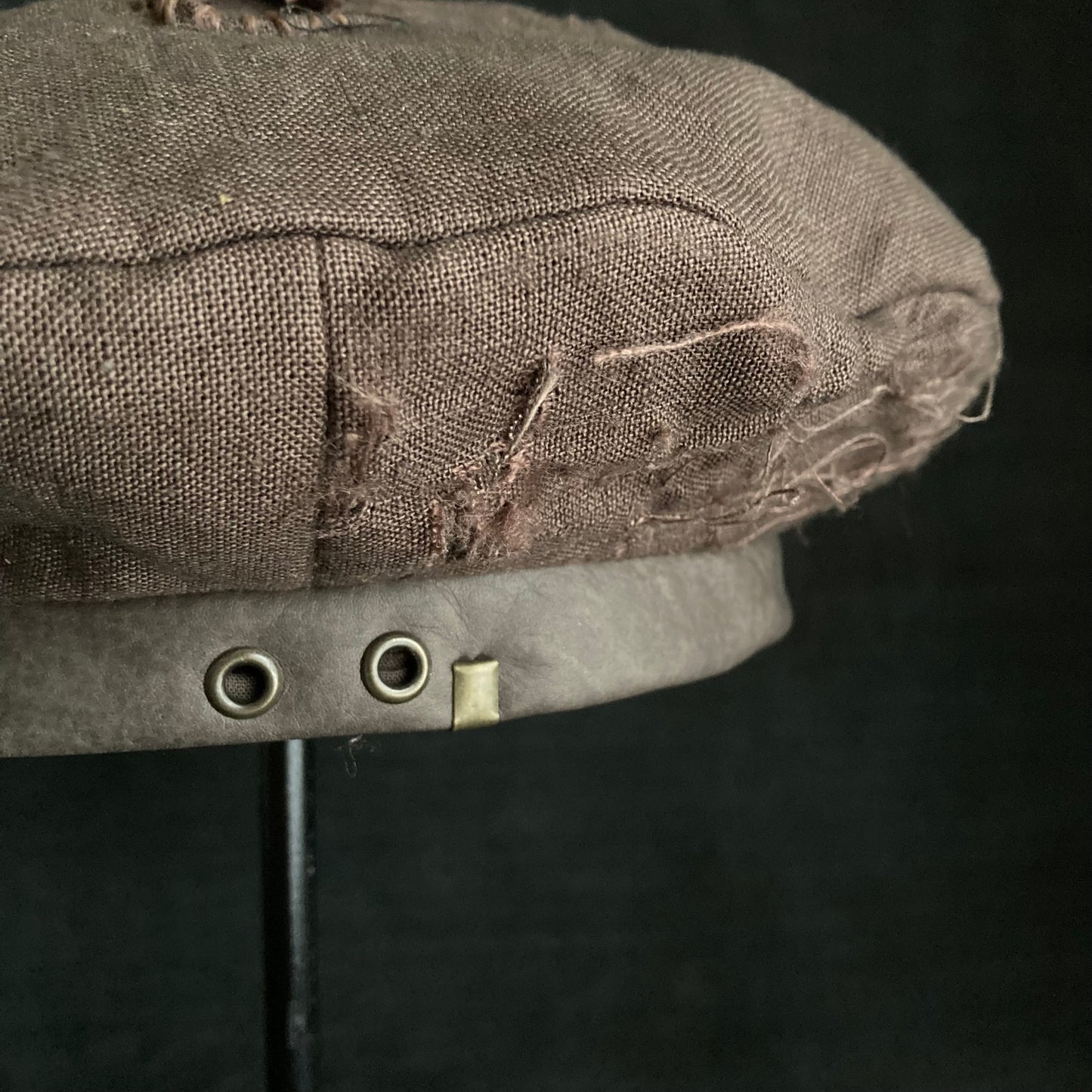 Brown  linen damage beret