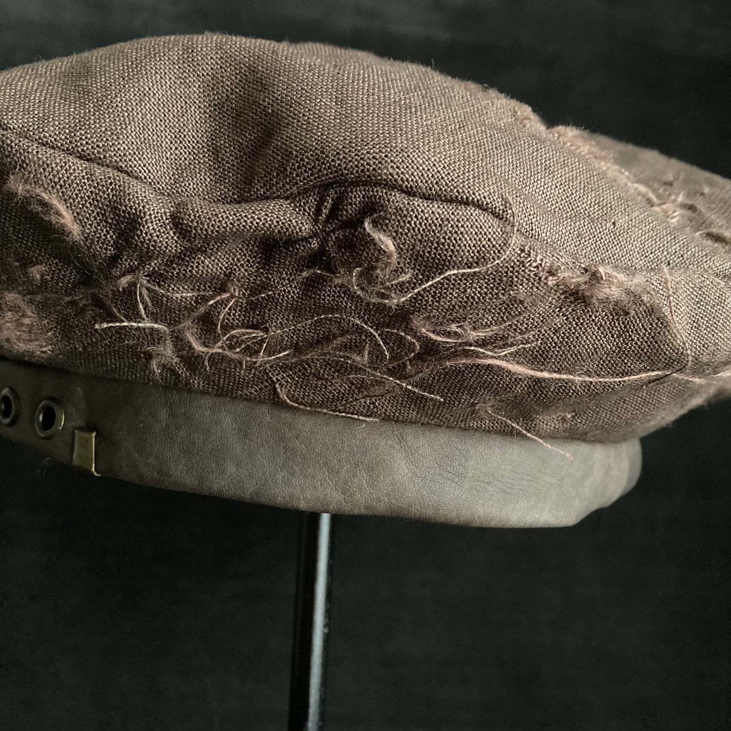 Brown  linen damage beret