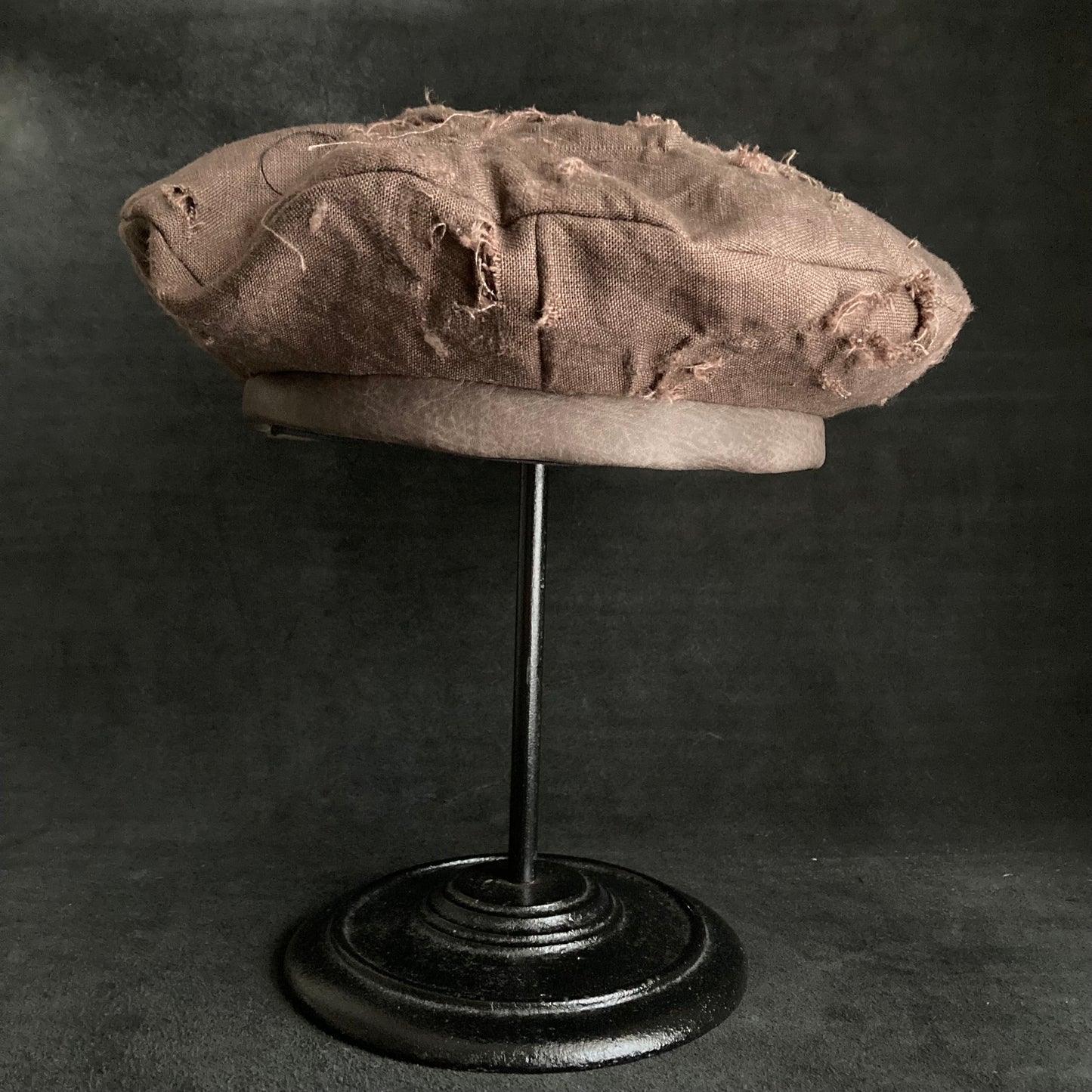 Brown  linen damage beret