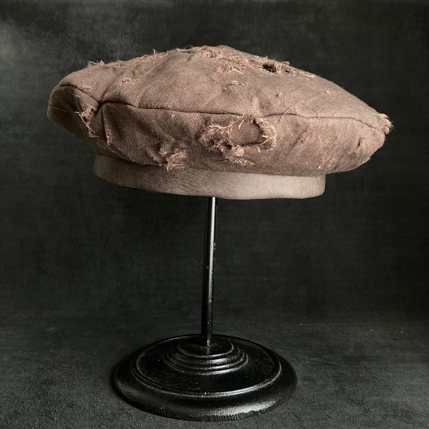 Brown  linen damage beret