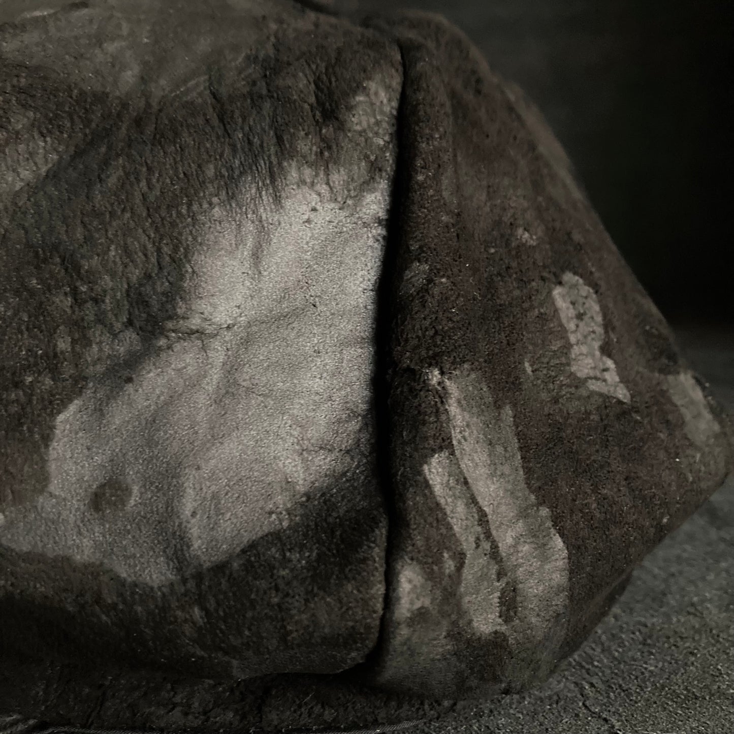 Floor bleached leather casquette