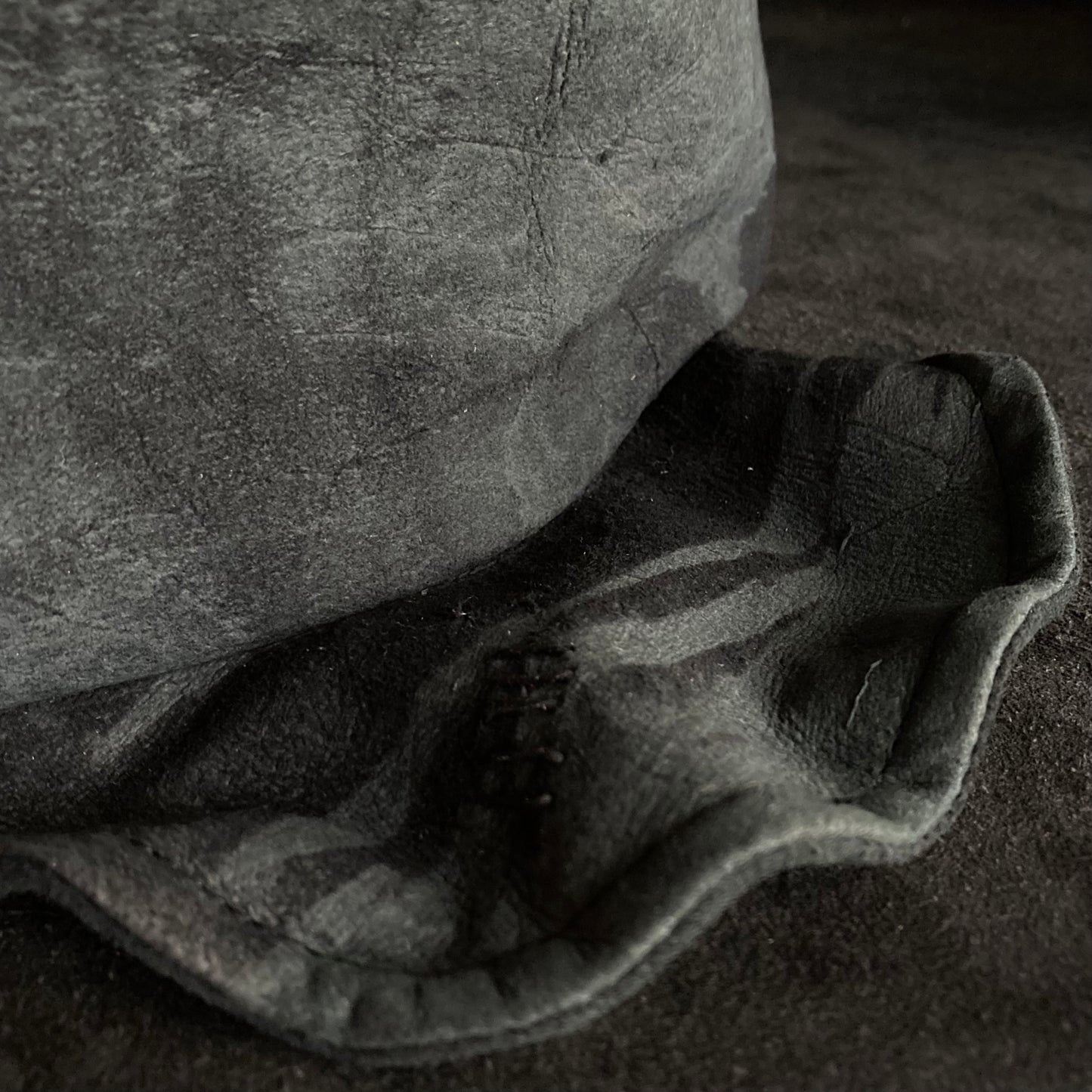 Lake leather stitch turn cap