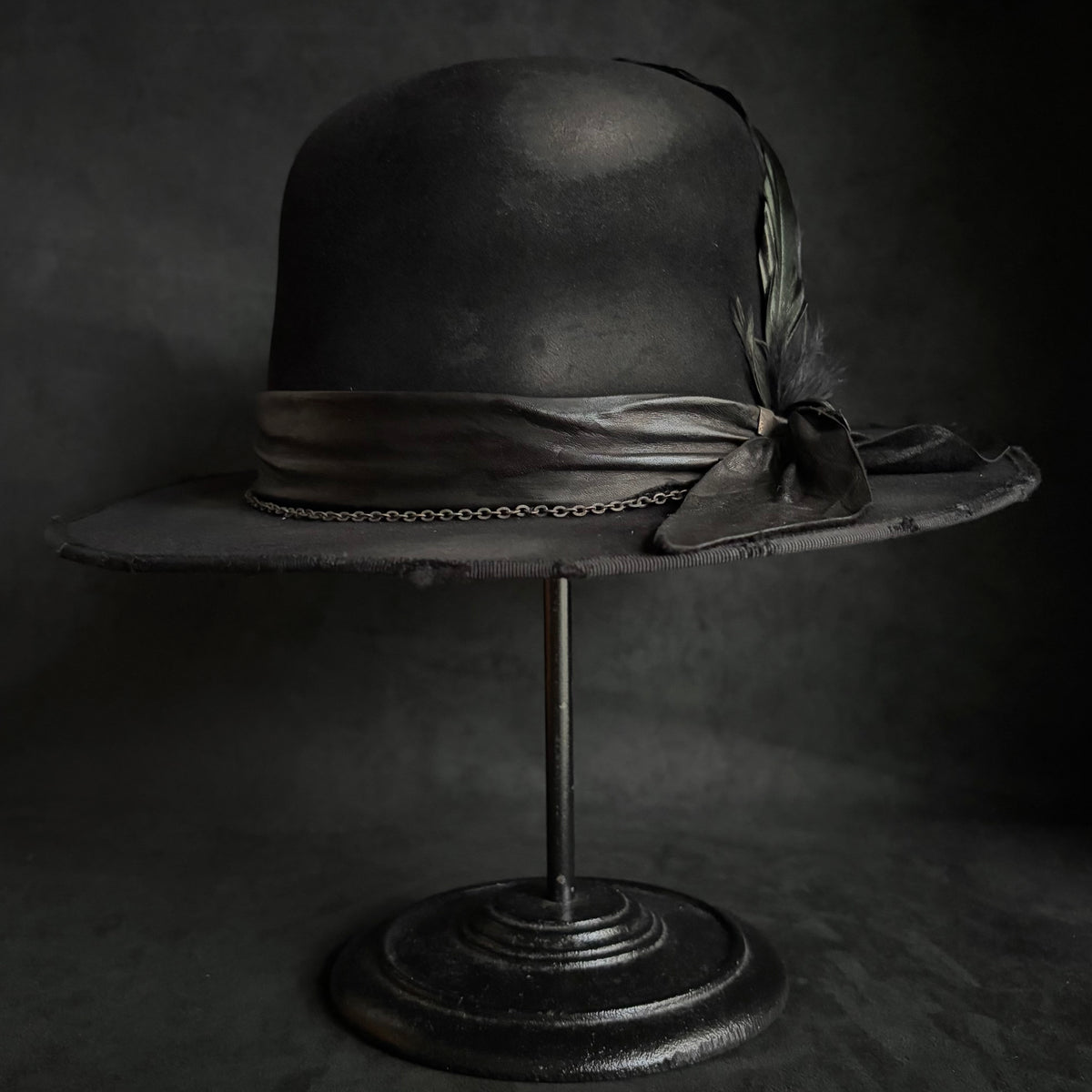 Defiance dull bowler hat