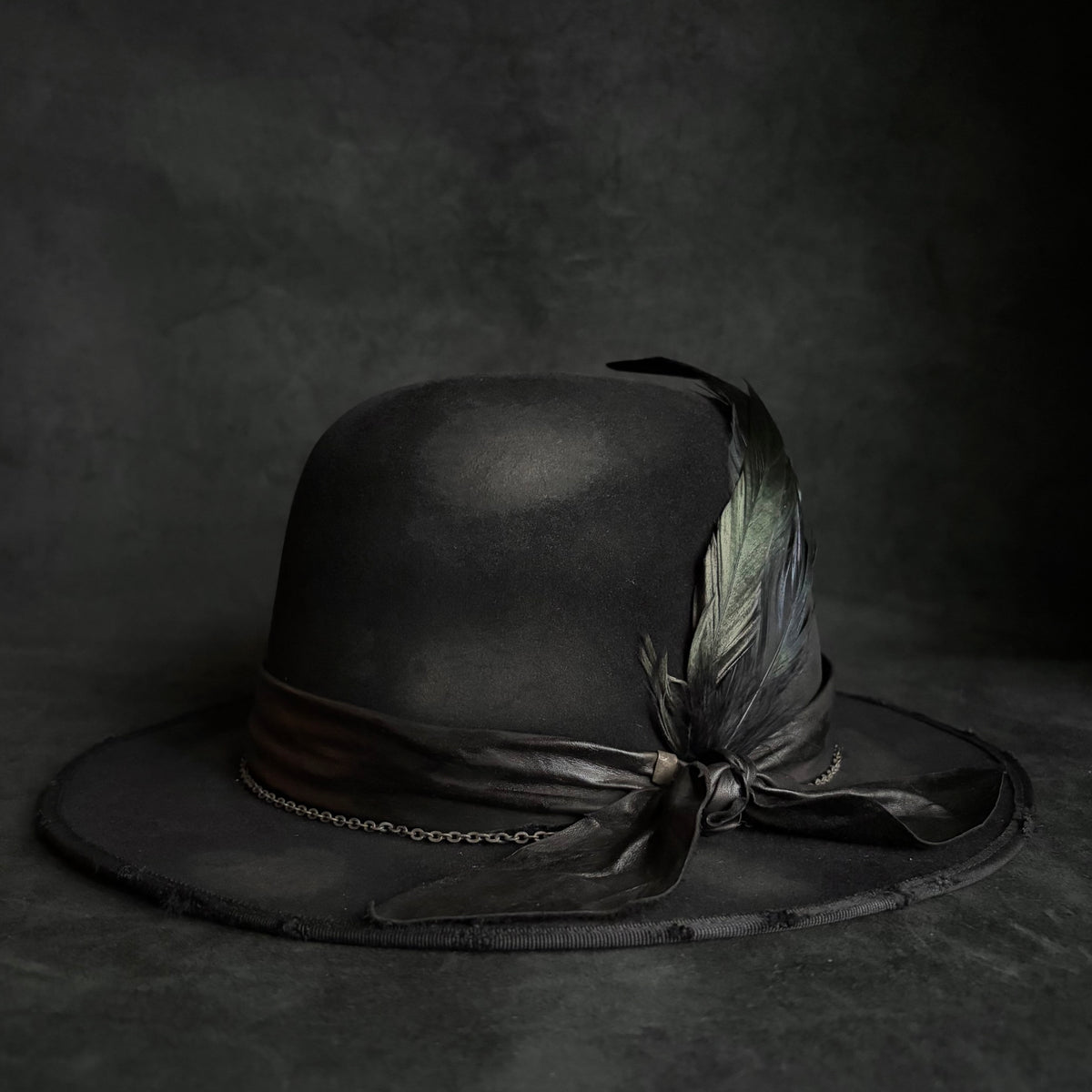 Defiance dull bowler hat