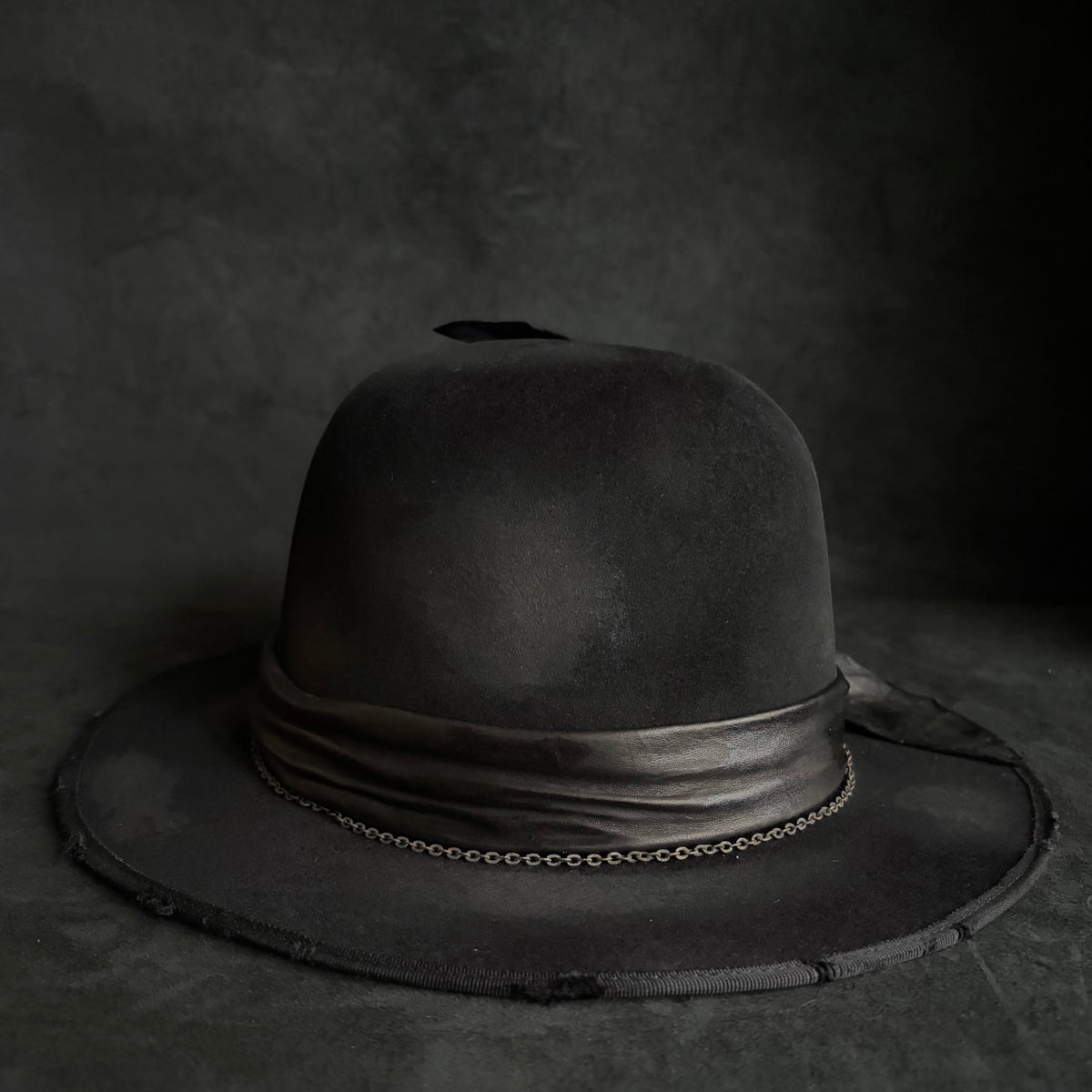 Defiance dull bowler hat