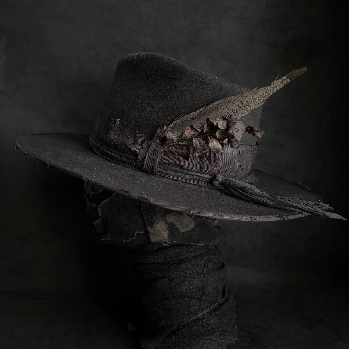 Reserved item (Correct black fade fedora hat (western weight))