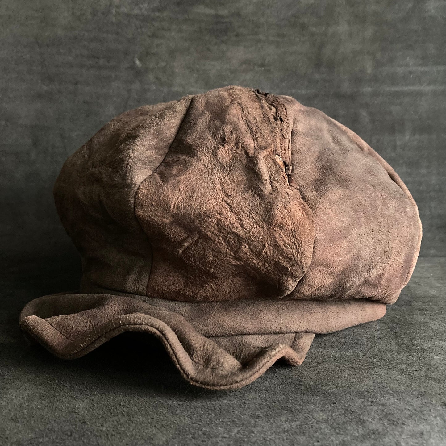 Dyed soil  leather casquette