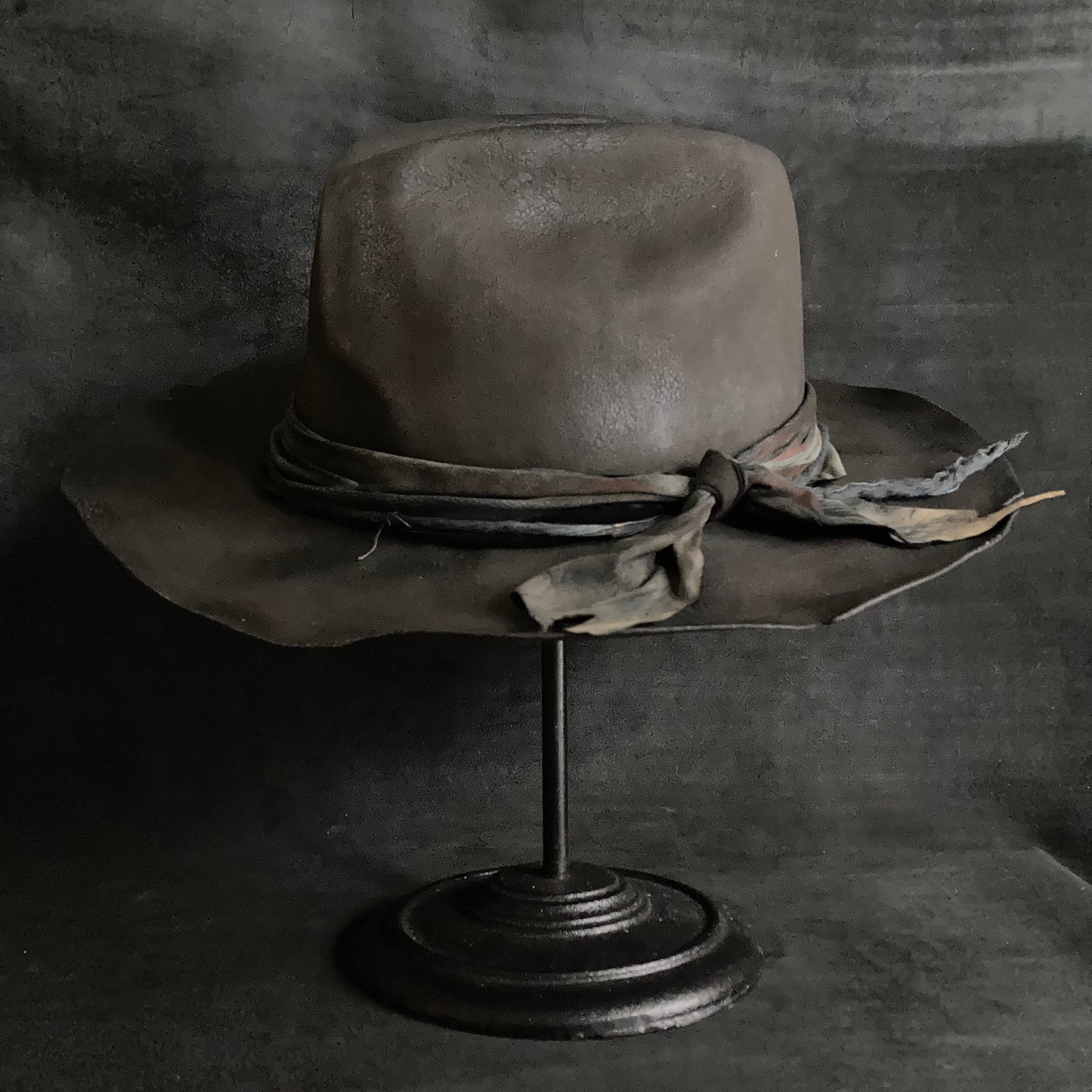 Charcoal burnt western hat – triangles hat