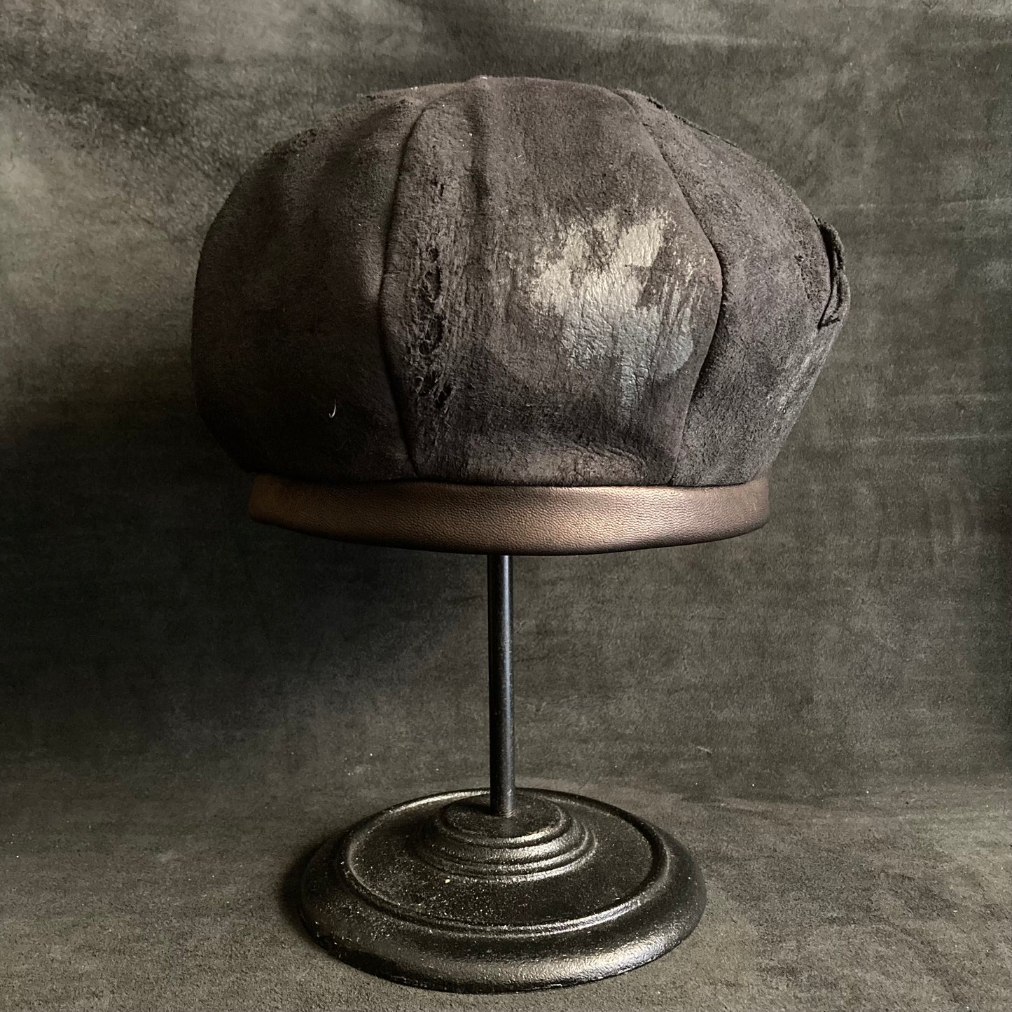 Floor leather beret