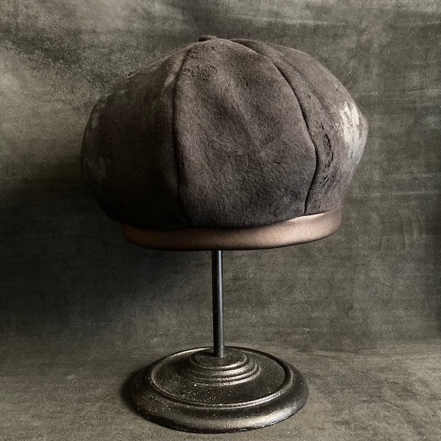 Floor leather beret