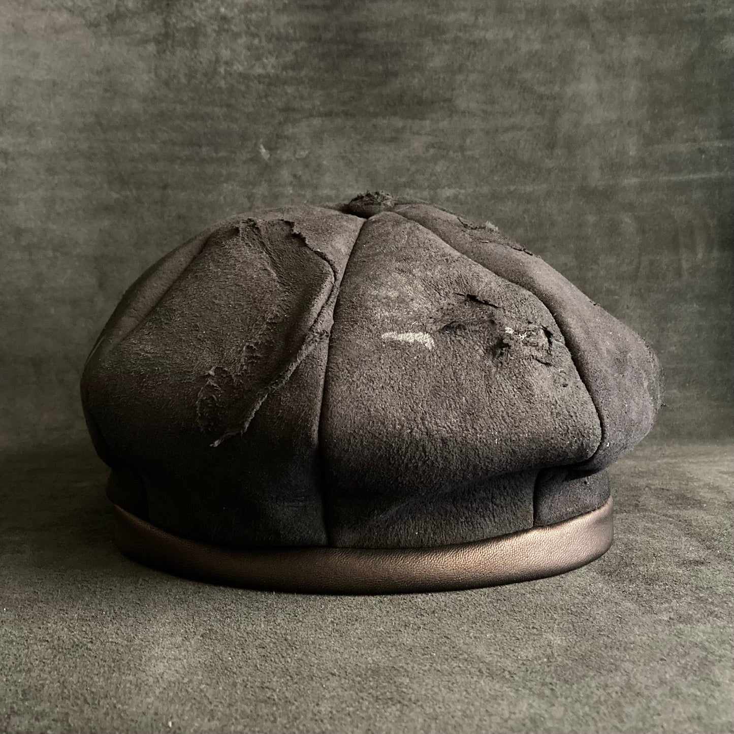 Floor leather beret