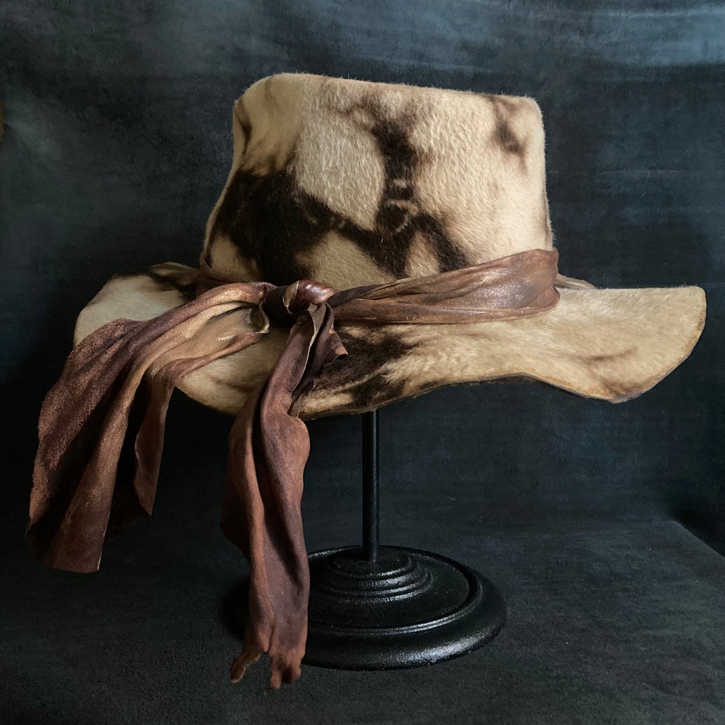 Polygon dyed brown fedora hat