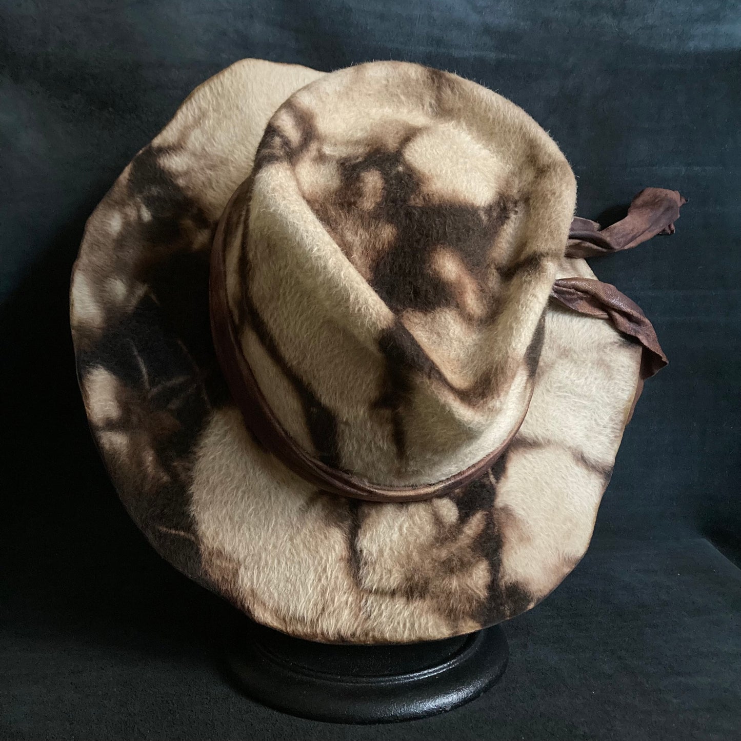 Polygon dyed brown fedora hat