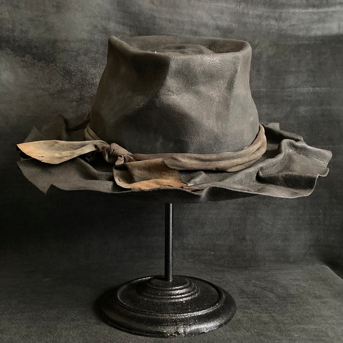 Charcoal folds line fedora hat