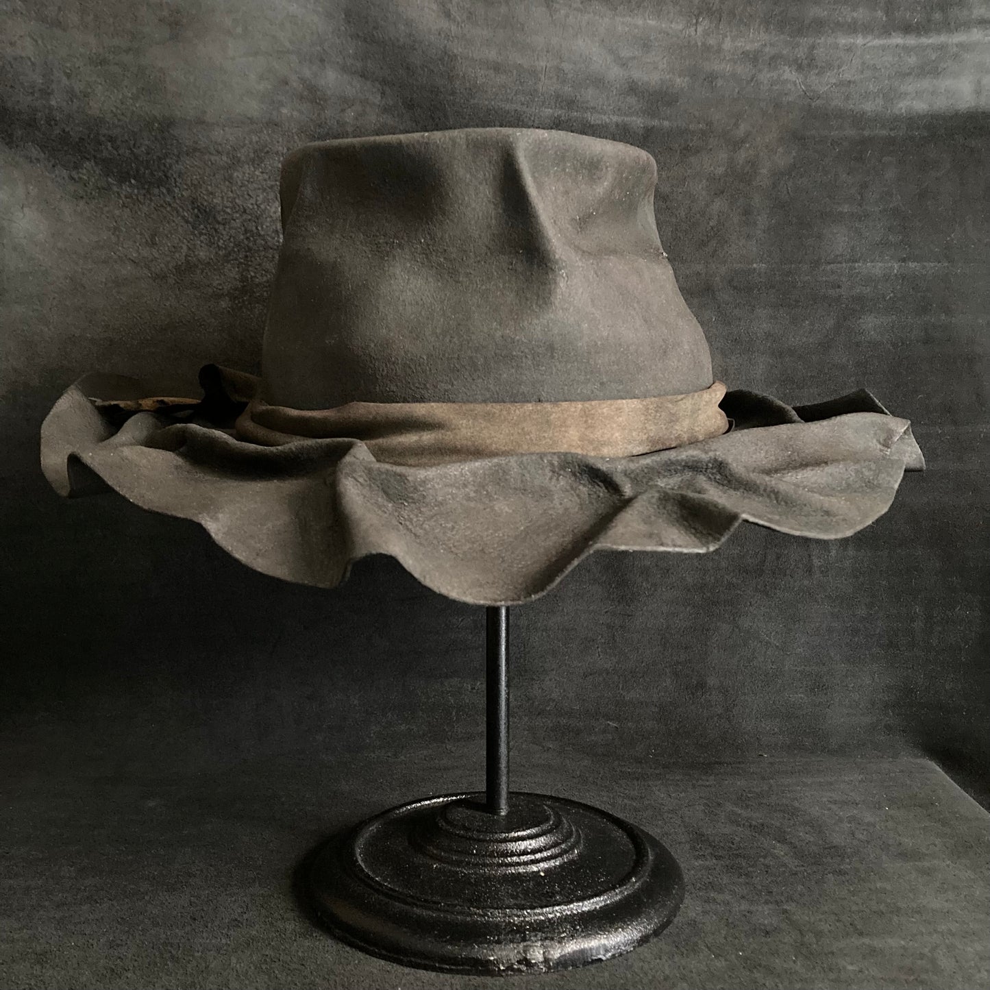 Charcoal folds line fedora hat