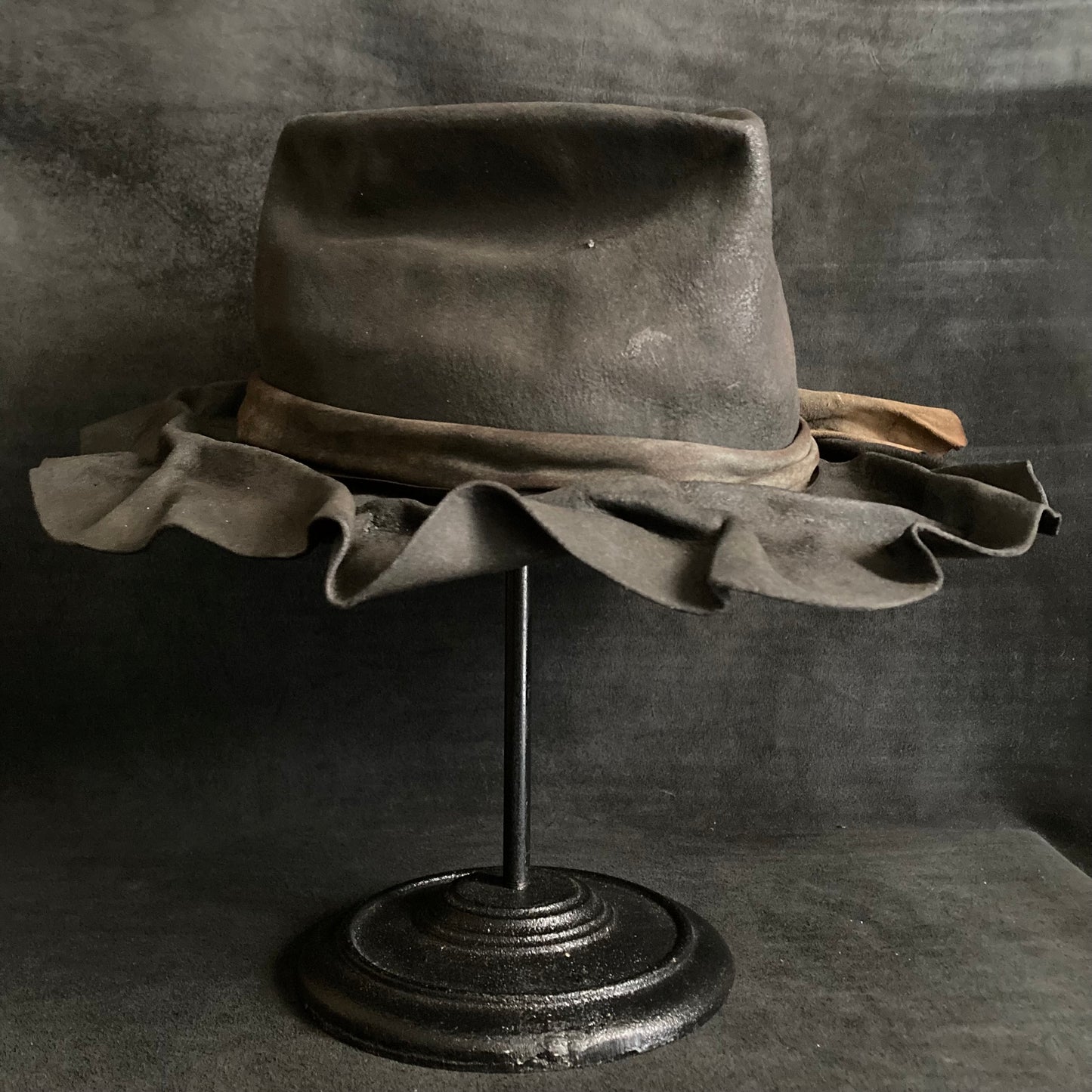 Charcoal folds line fedora hat