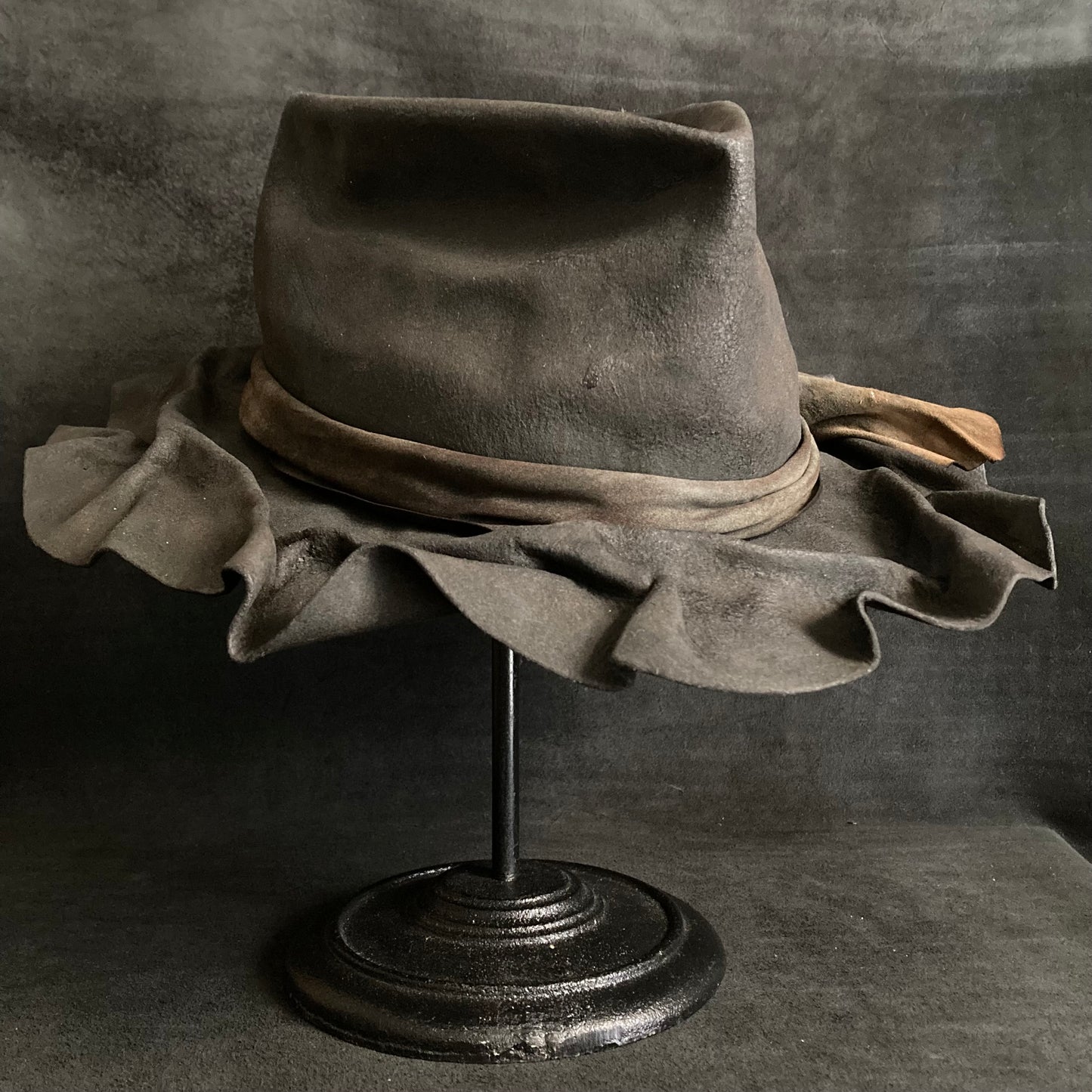 Charcoal folds line fedora hat