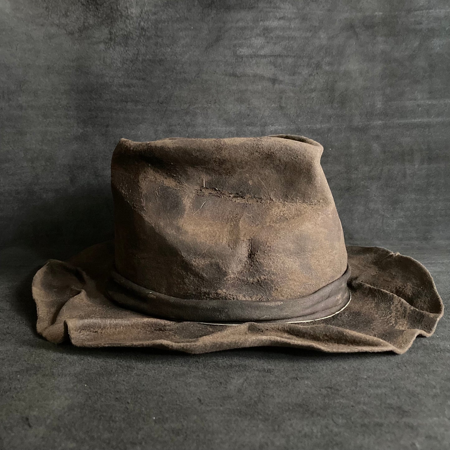 Line brown crush hat