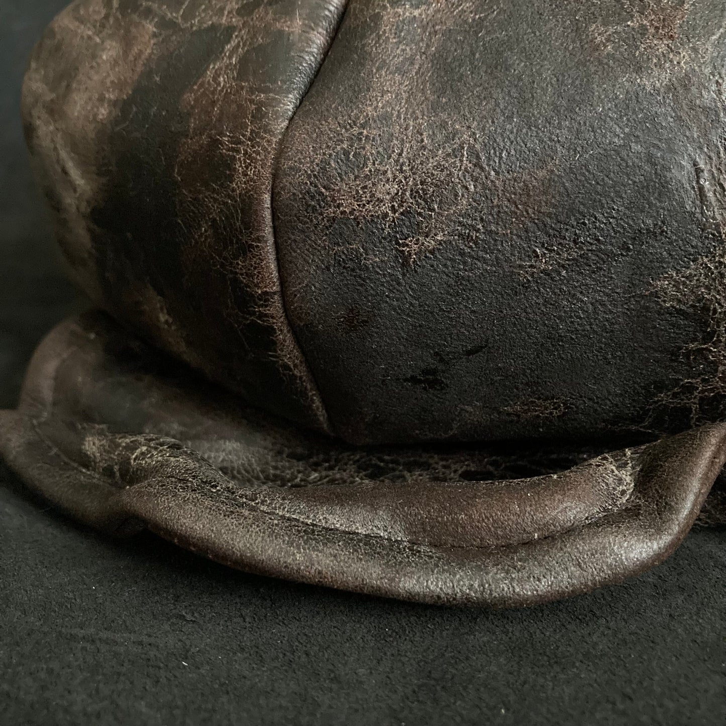 Brown dust  leather casquette