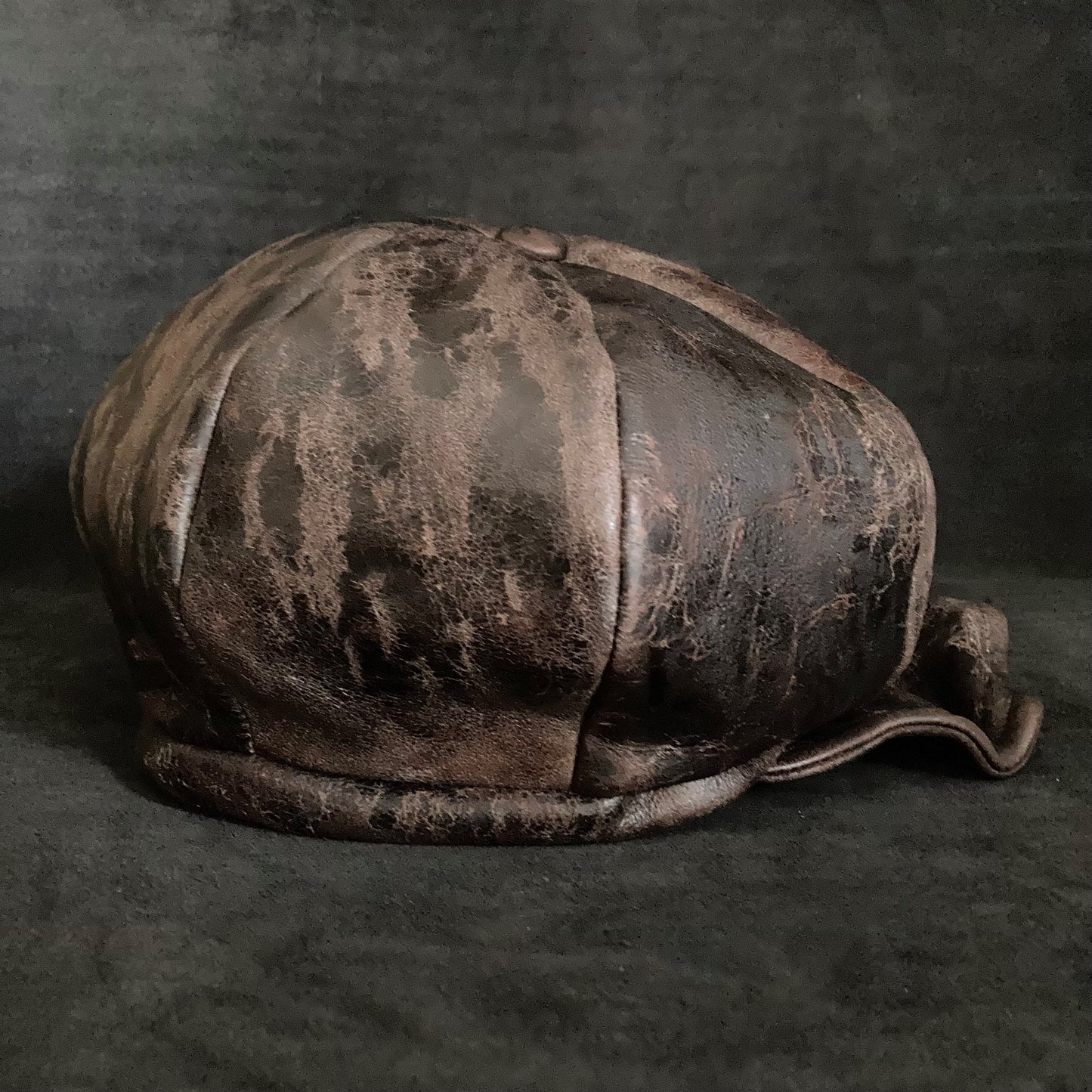 Brown dust  leather casquette