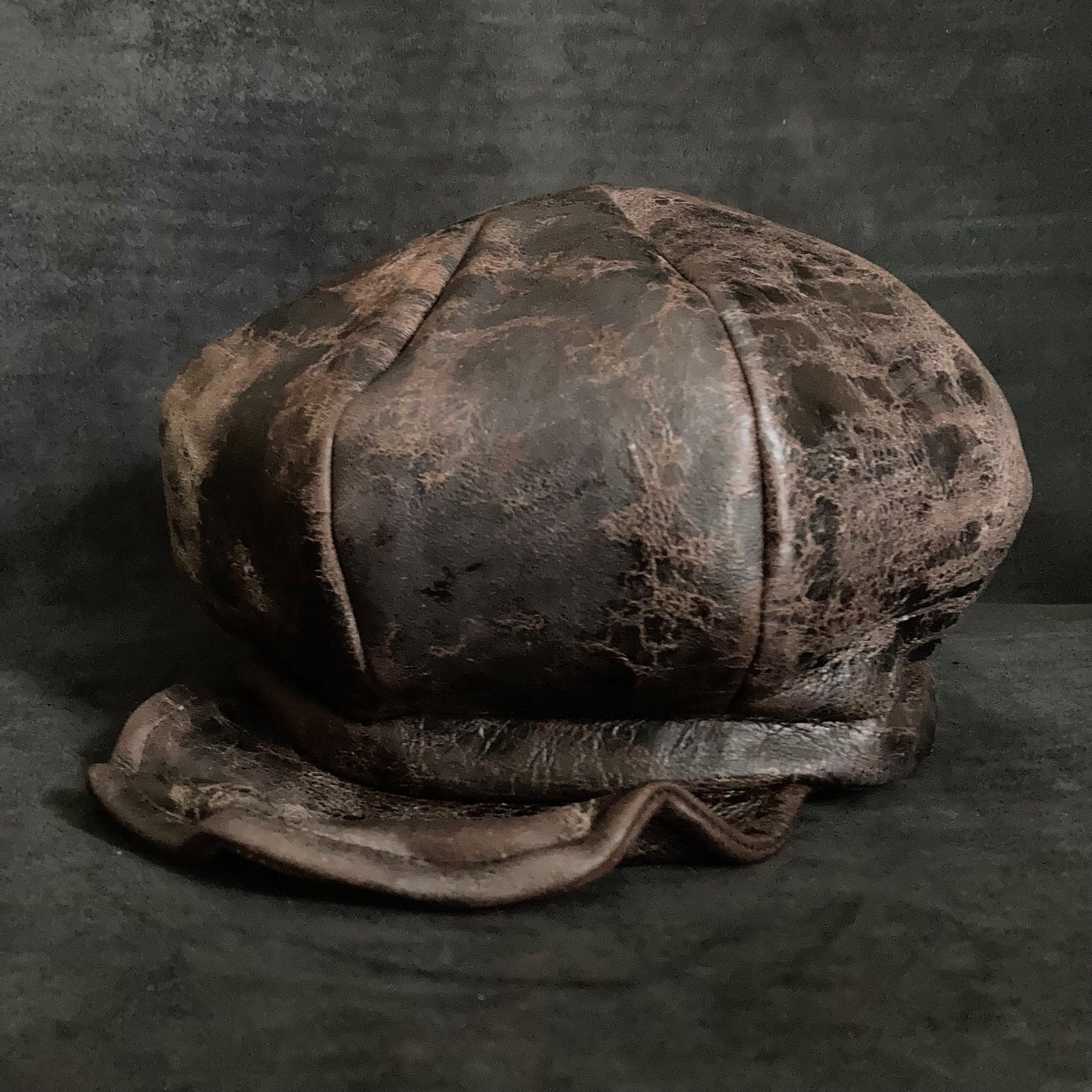 Brown dust  leather casquette