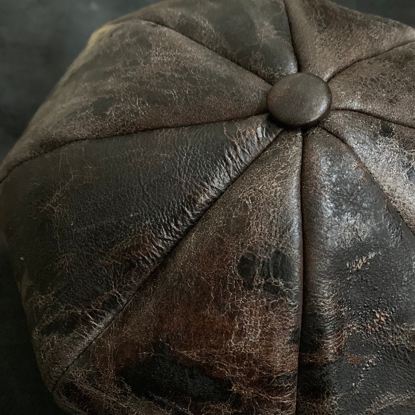 Brown dust  leather casquette