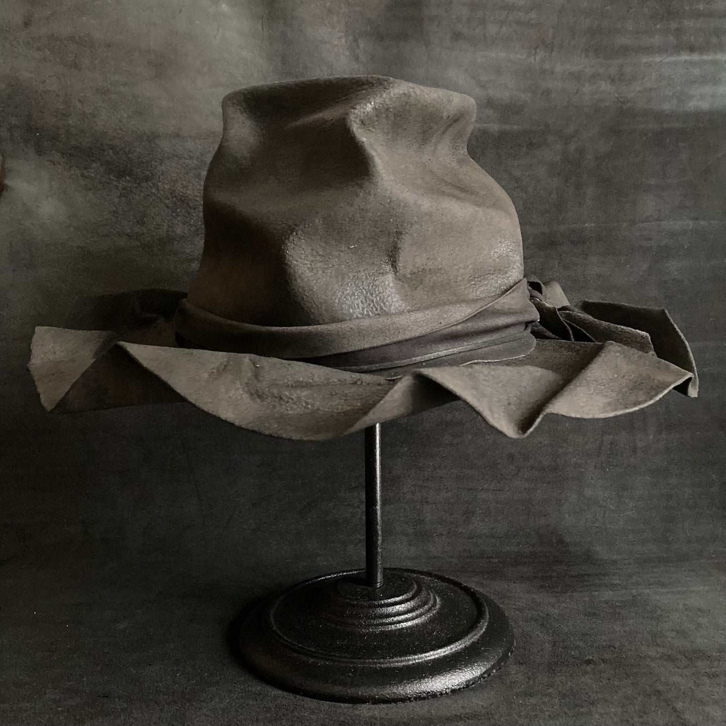 Charcoal diamond crumpled crush hat