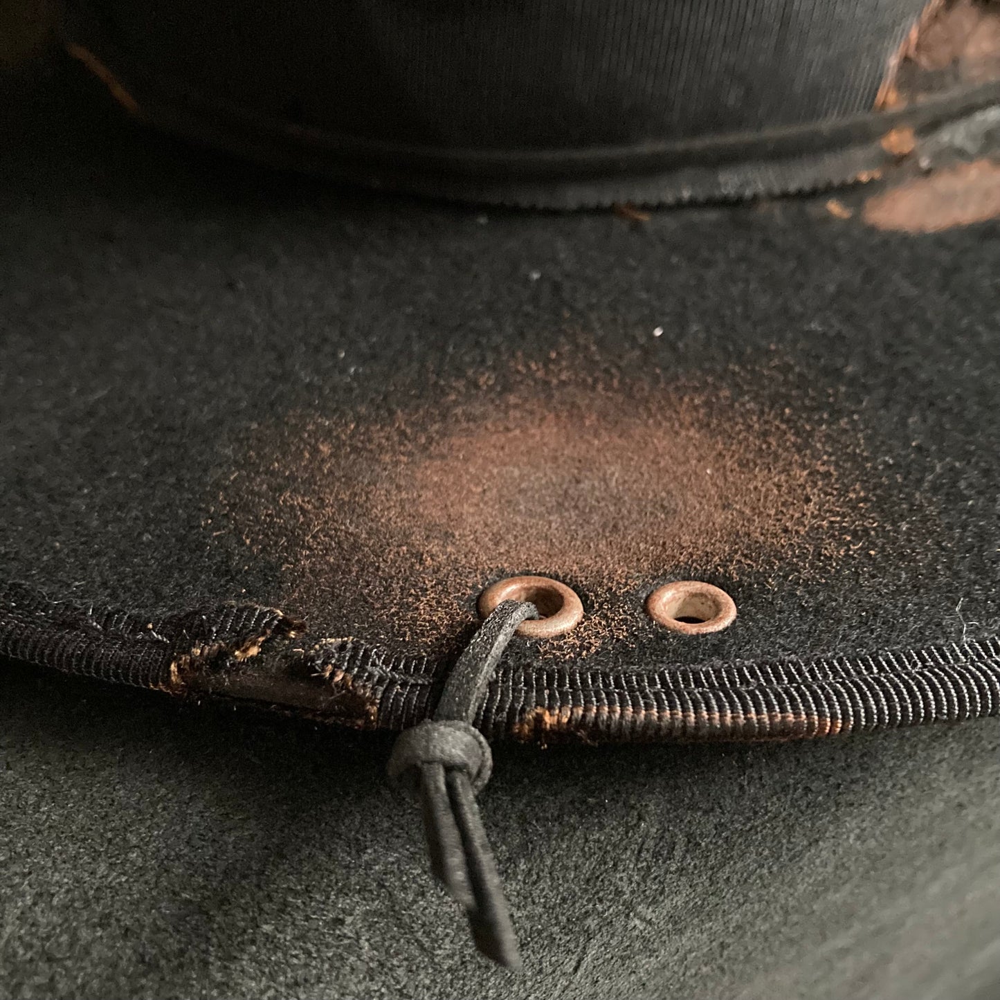 Burned spot diamond hat